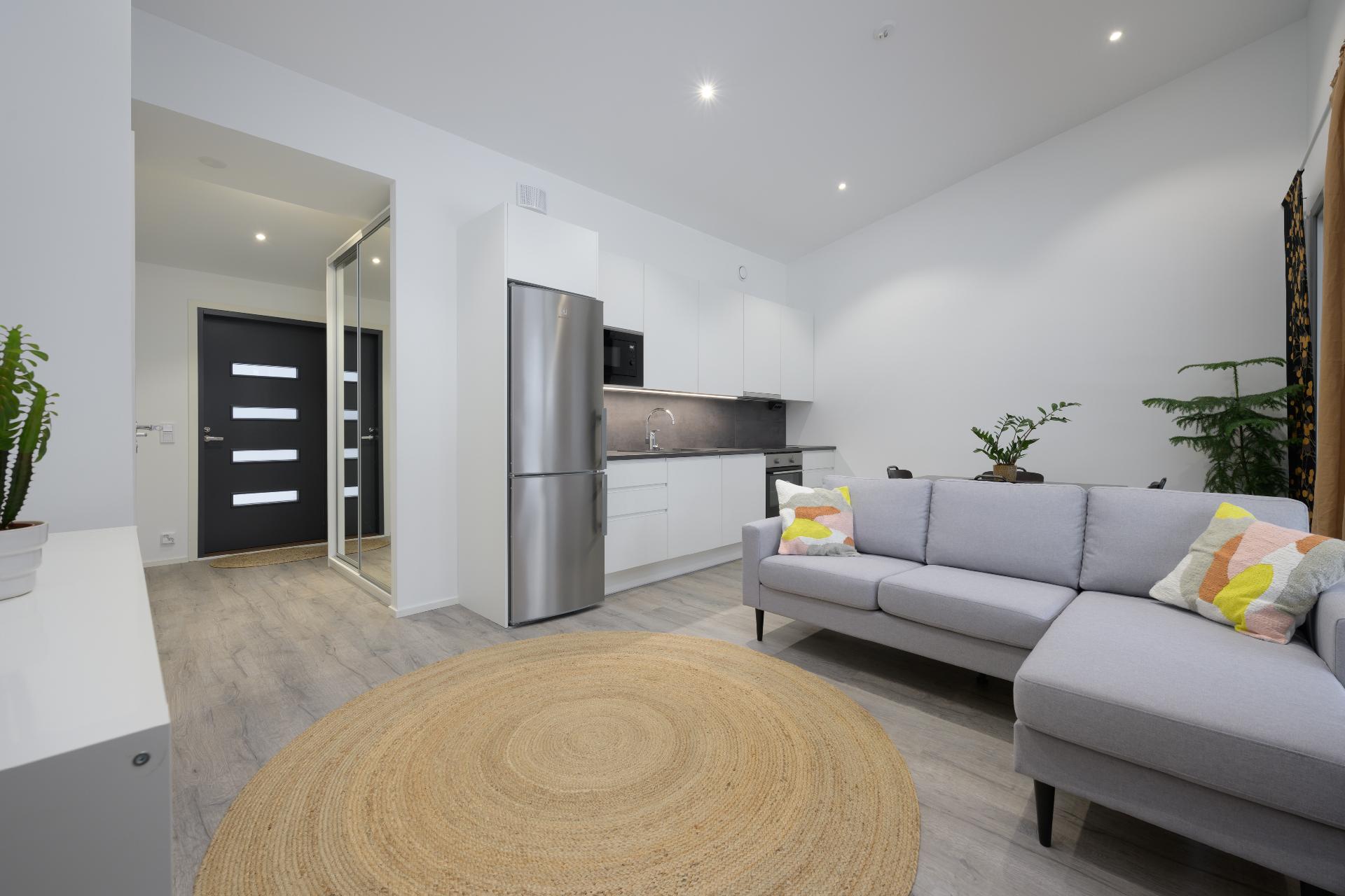 Kuvat ovat vastaavasta peilikuva-asunnosta taloyhtiössä