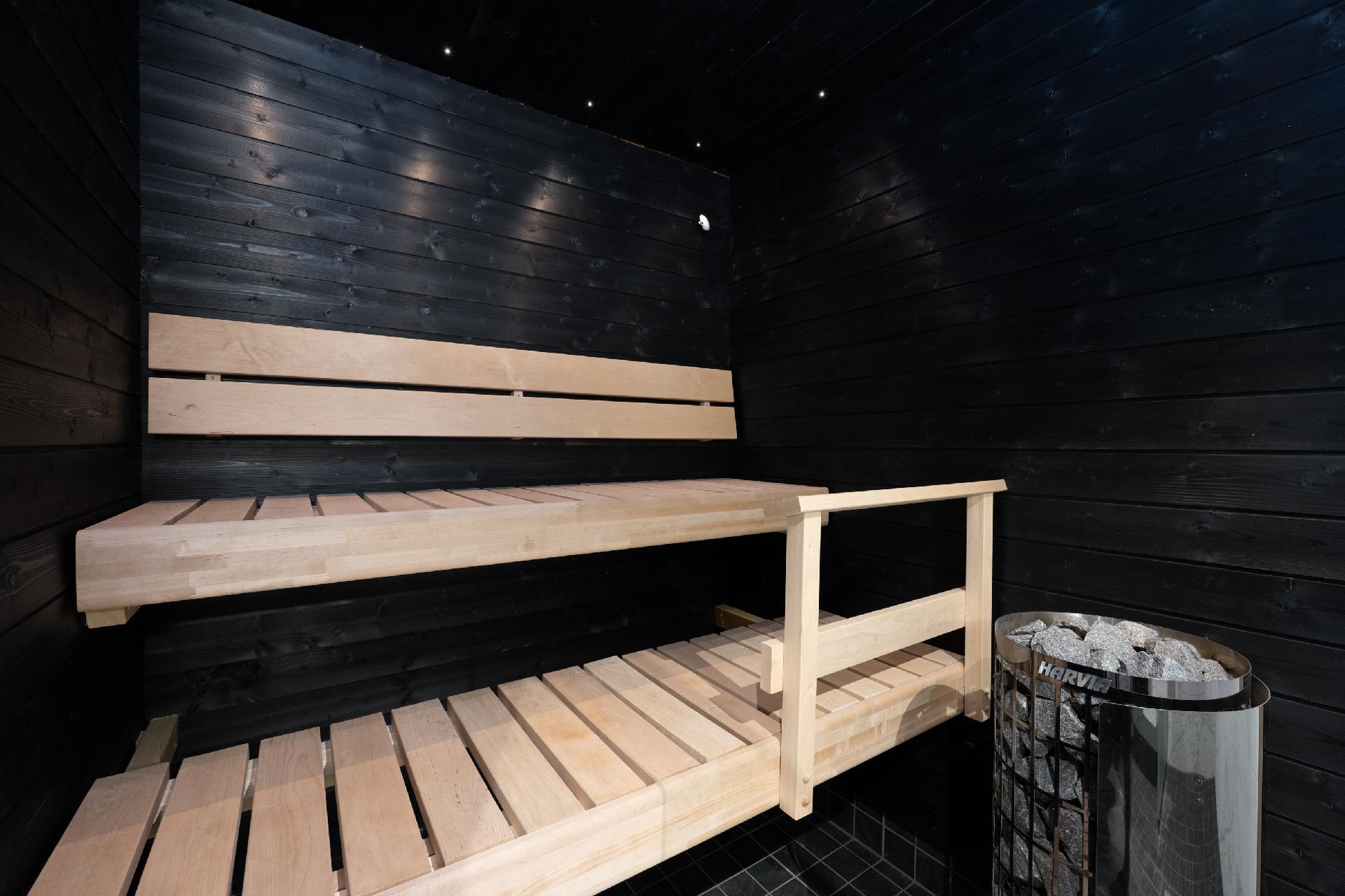 Kuvat ovat vastaavasta peilikuva-asunnosta taloyhtiössä