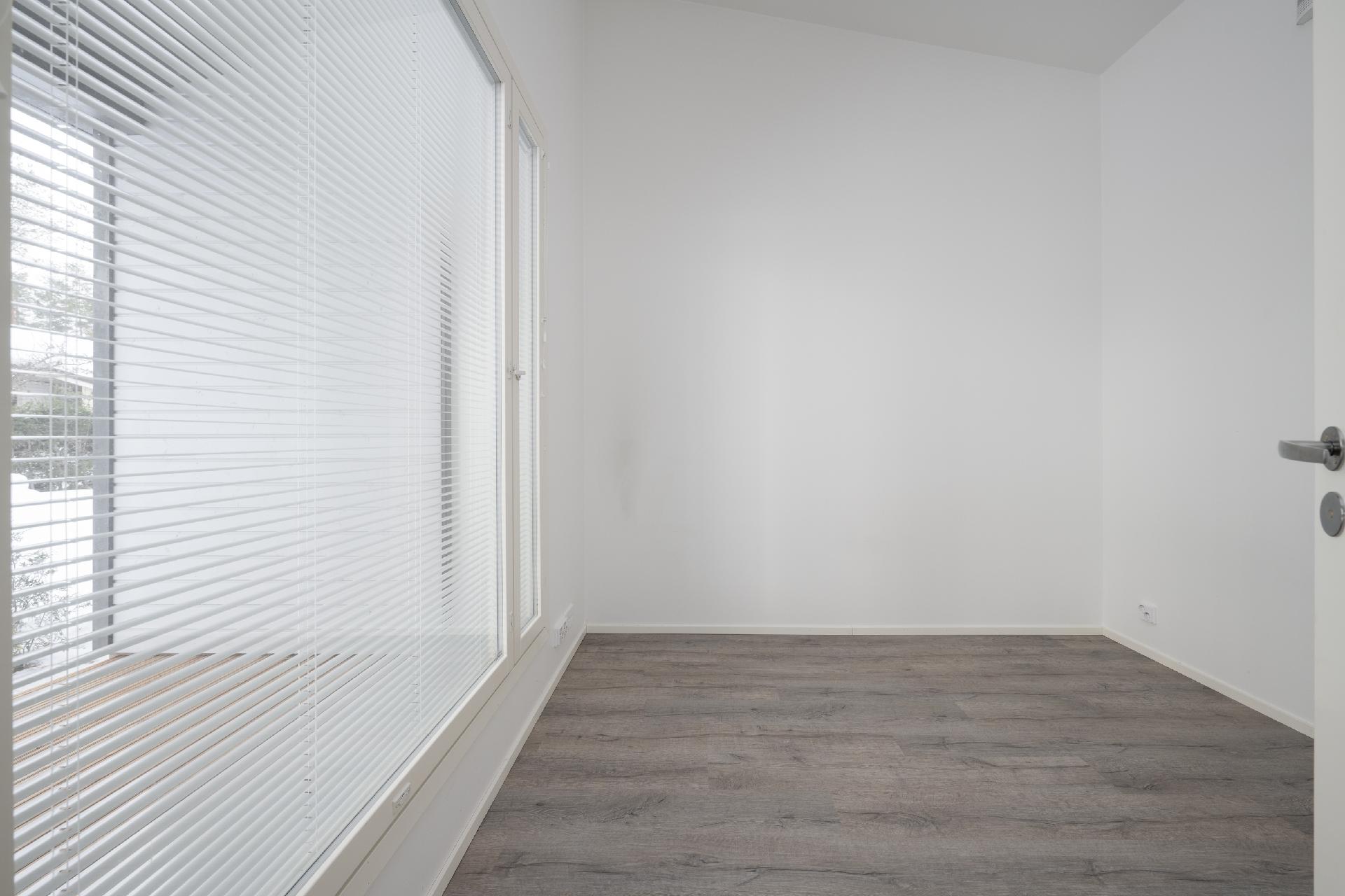 Kuvat ovat vastaavasta peilikuva-asunnosta taloyhtiössä