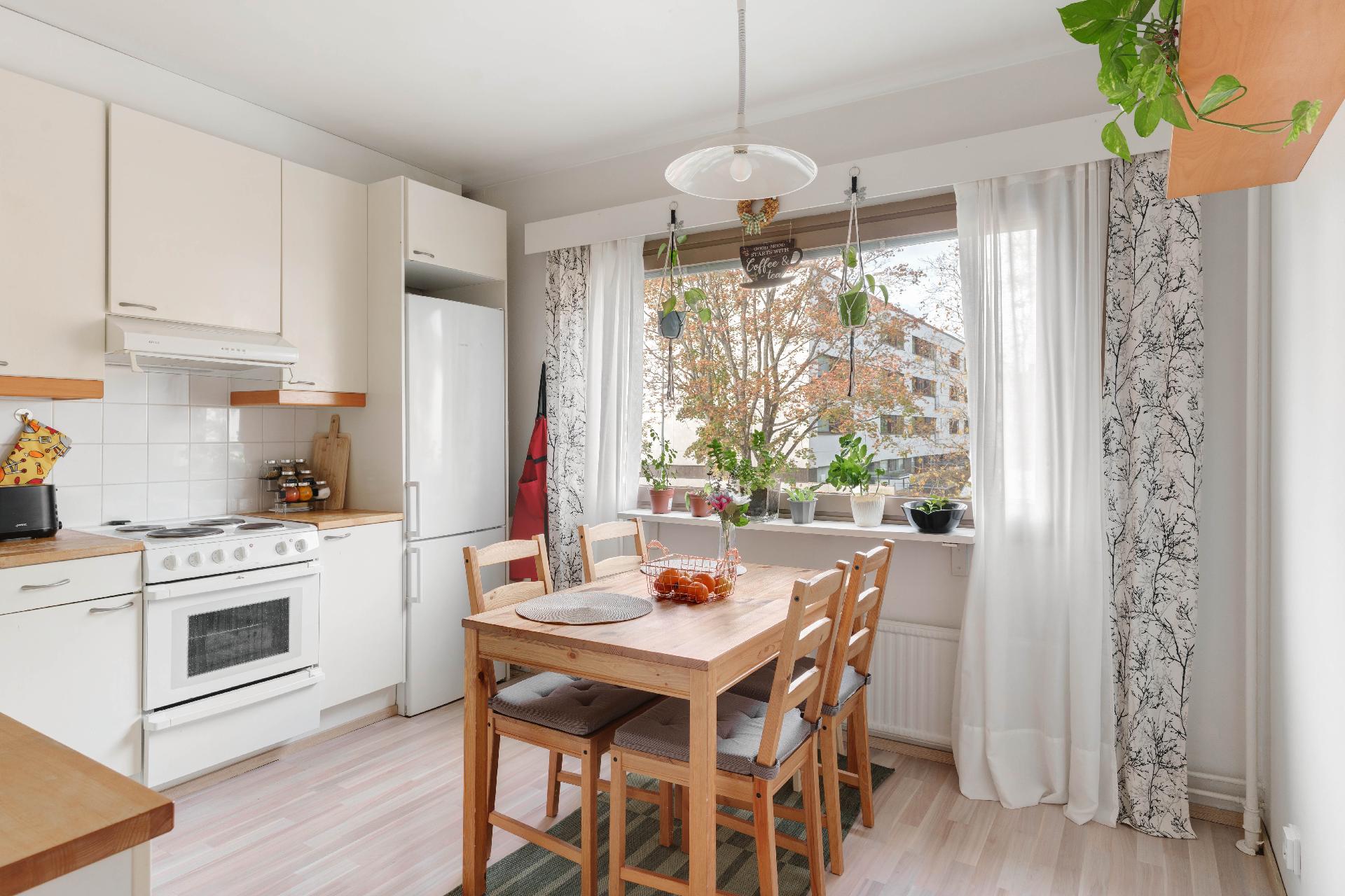 Iivisniemenaukio 2, Iivisniemi, Espoo