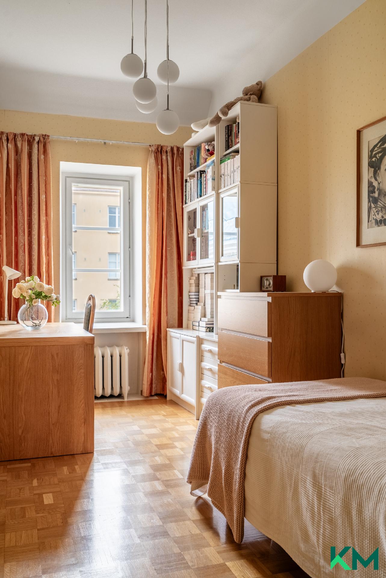 Kirkkokatu 1b, Kruununhaka, Helsinki