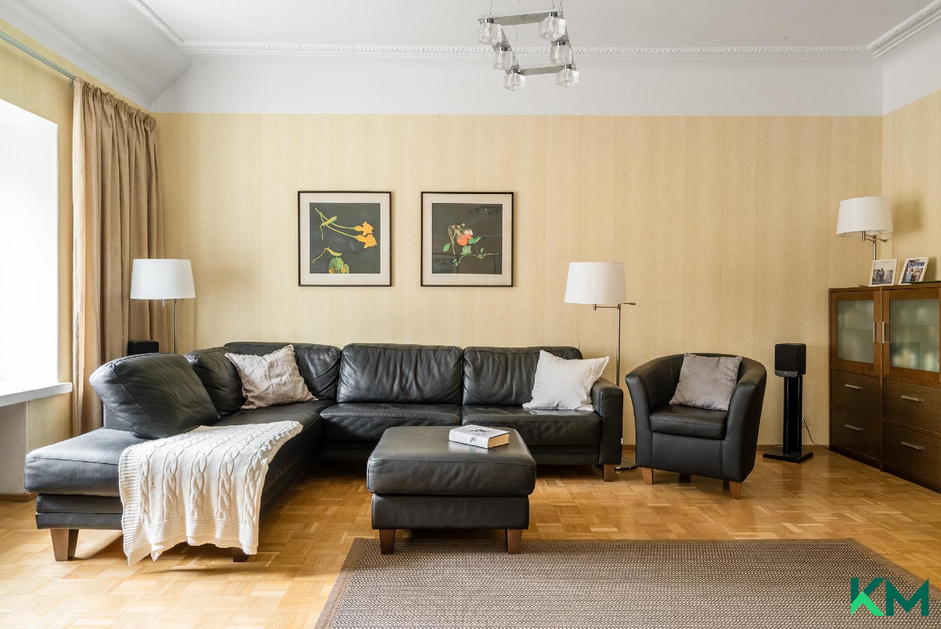 Kirkkokatu 1b, Kruununhaka, Helsinki