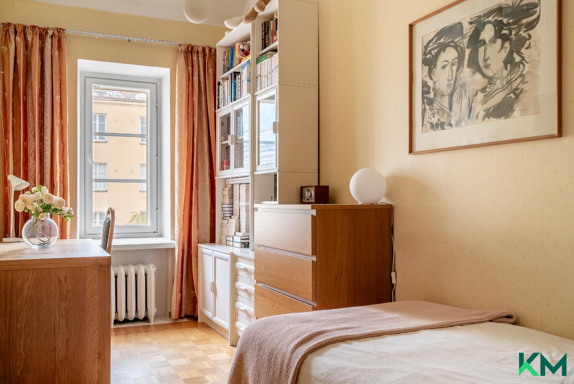 Kirkkokatu 1b, Kruununhaka, Helsinki