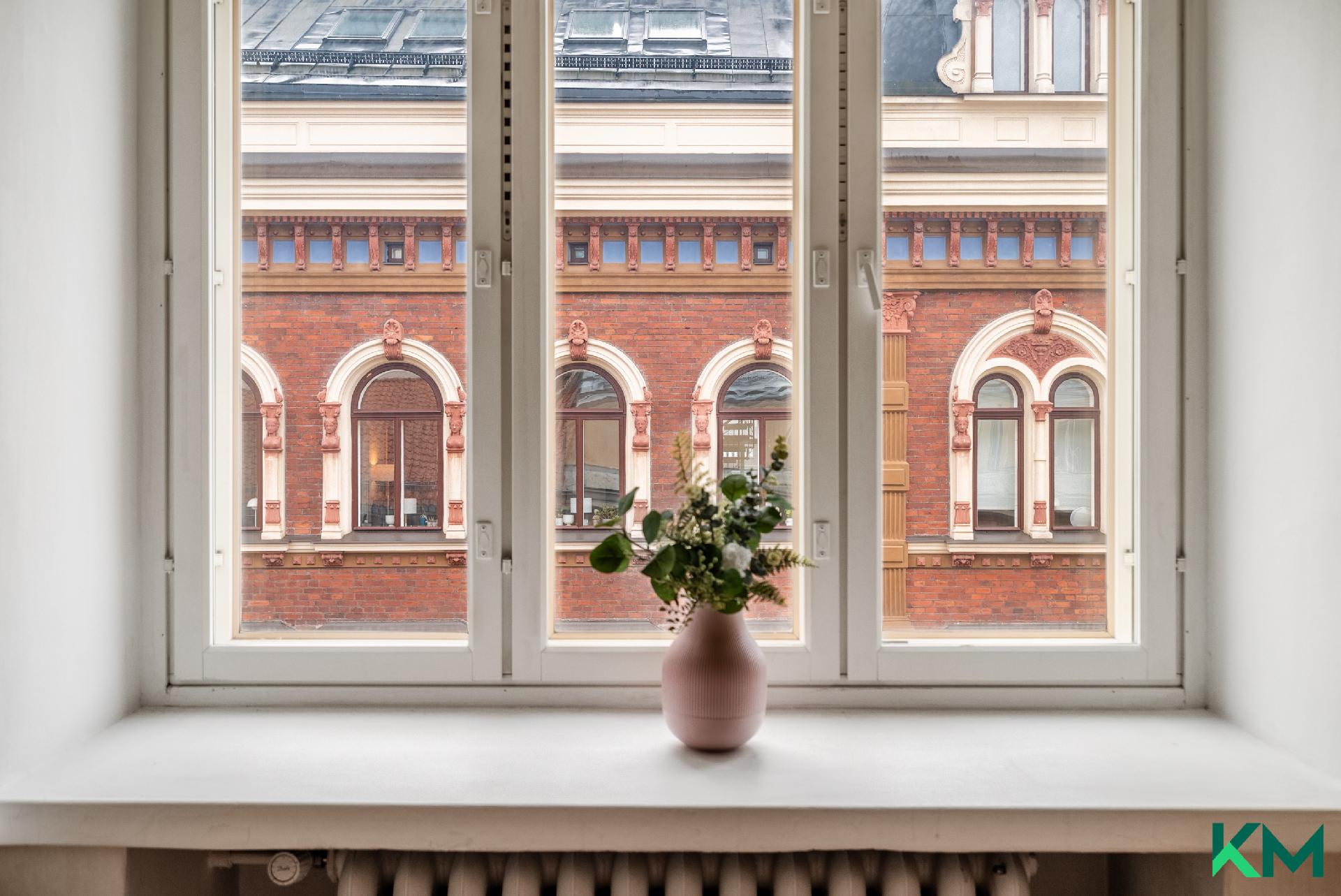 Kirkkokatu 1b, Kruununhaka, Helsinki