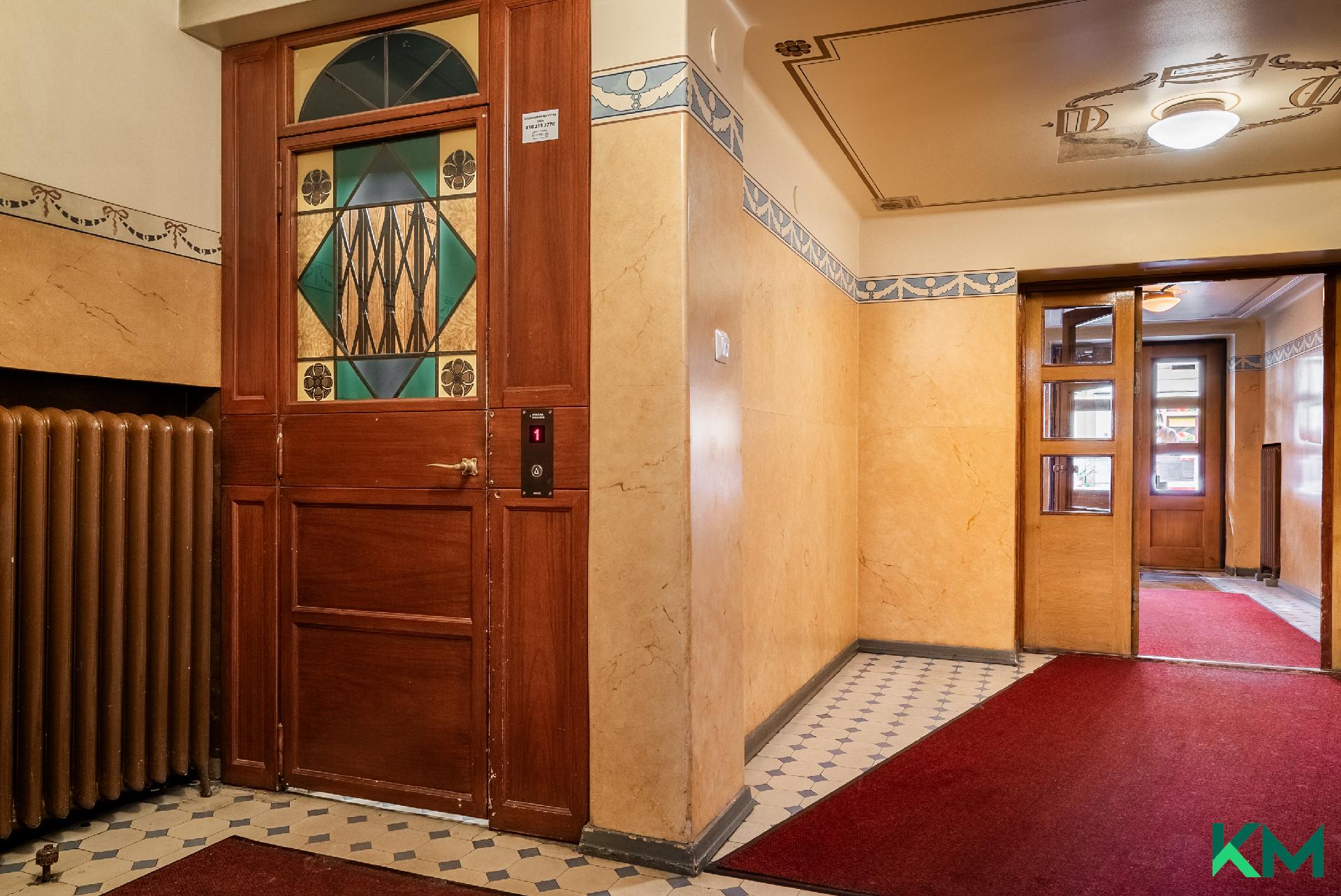 Kirkkokatu 1b, Kruununhaka, Helsinki