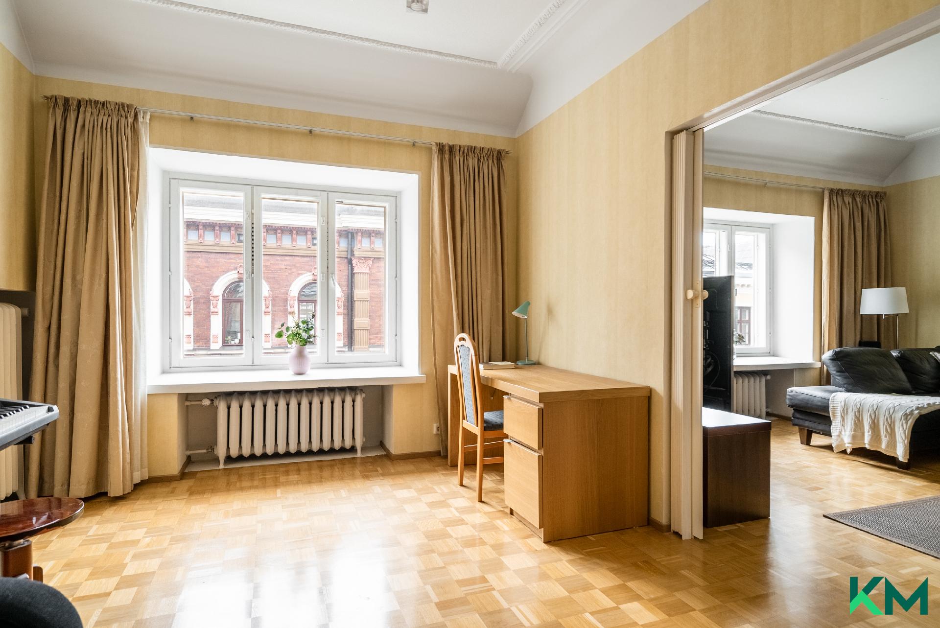 Kirkkokatu 1b, Kruununhaka, Helsinki