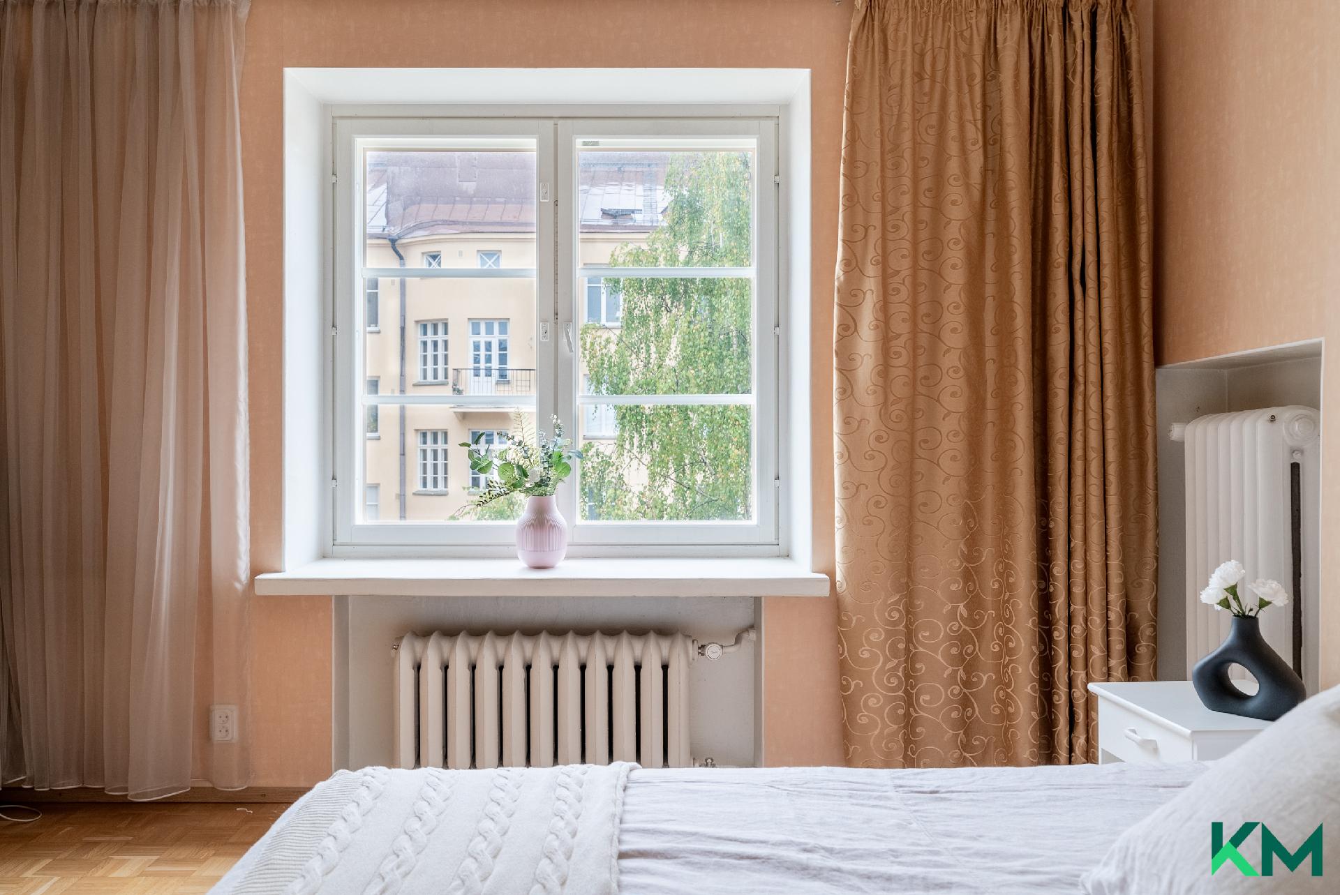 Kirkkokatu 1b, Kruununhaka, Helsinki