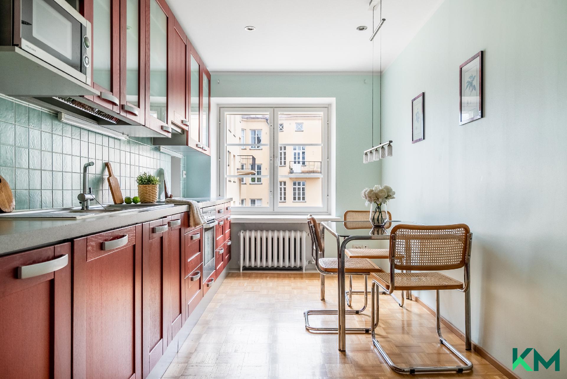 Kirkkokatu 1b, Kruununhaka, Helsinki