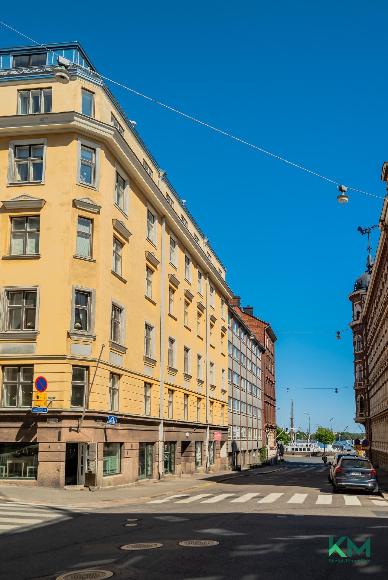 Kirkkokatu 1b, Kruununhaka, Helsinki