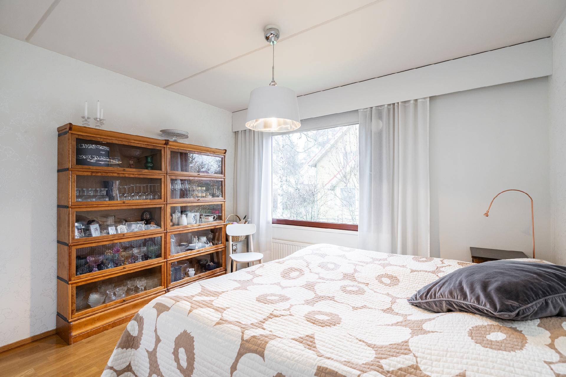 Yläkerran makuuhuone