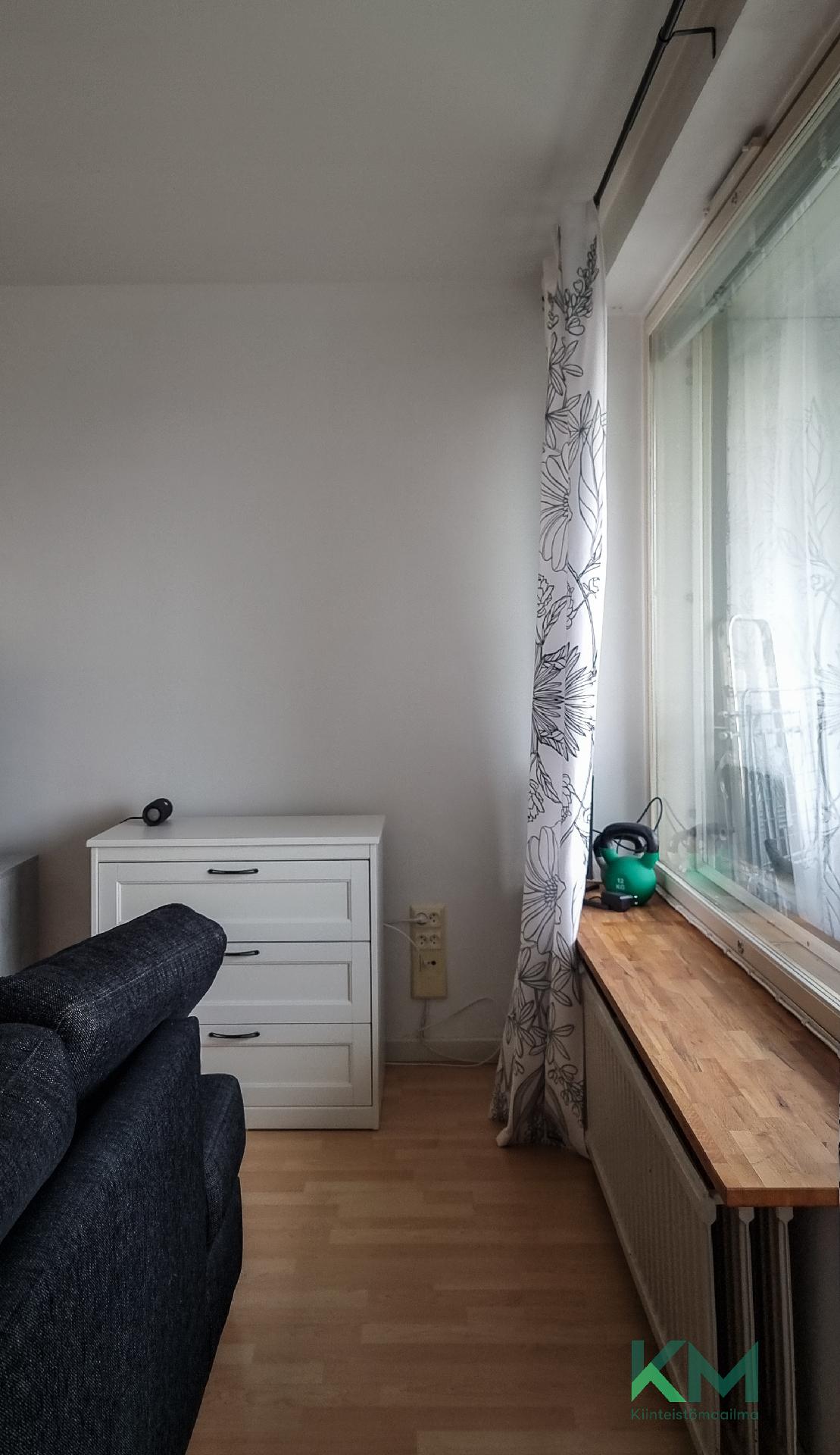 Olohuoneessa ikkunalaudat