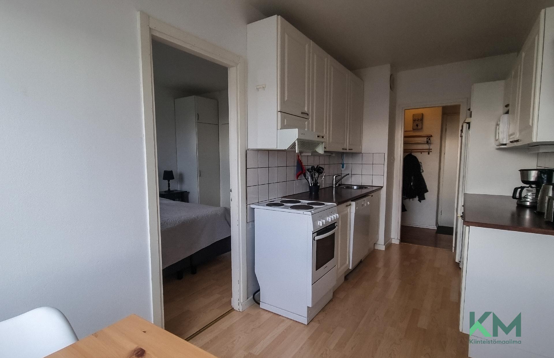 Keittiössä laskutilaa