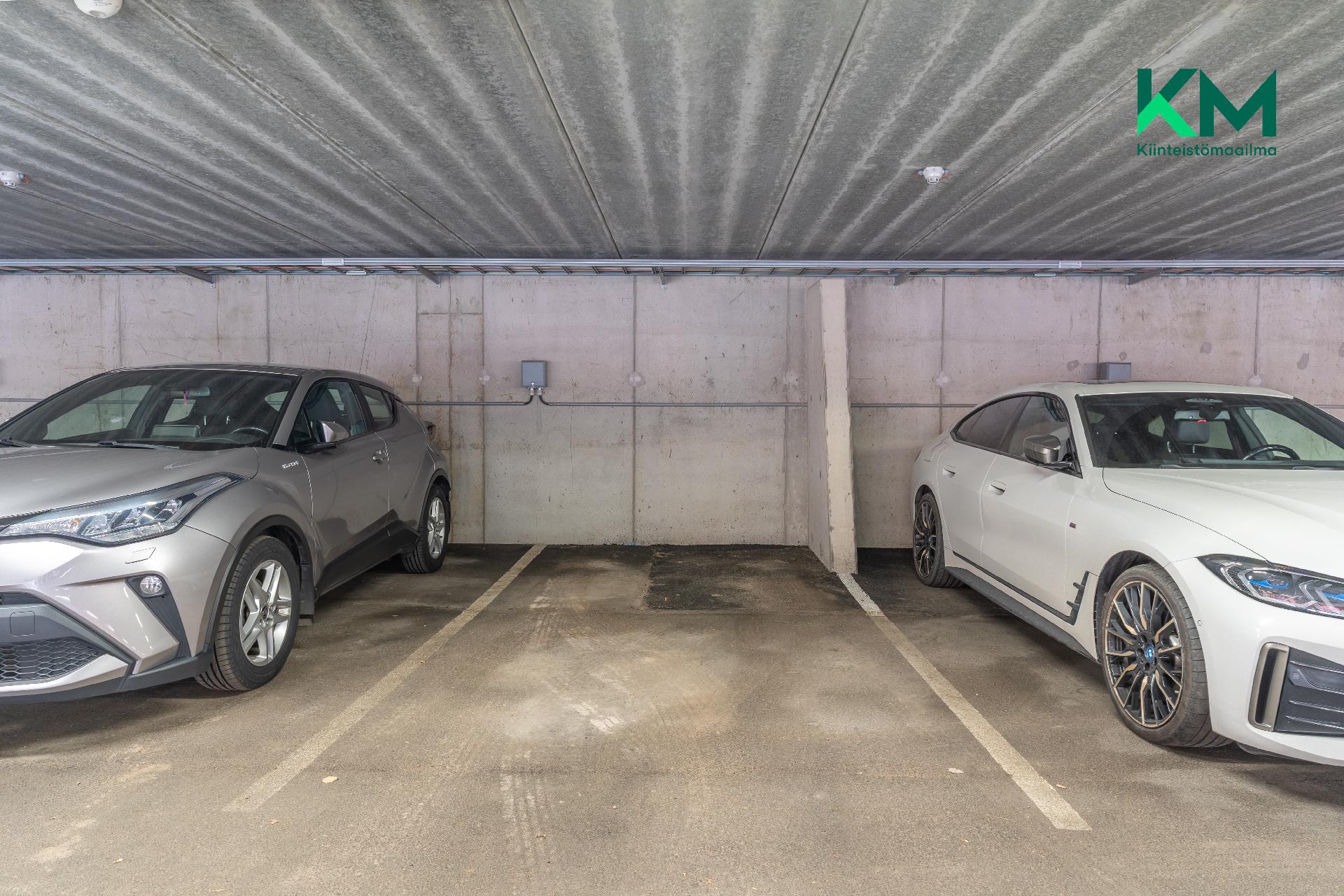 Myynnissä myös autohallipaikkaosake