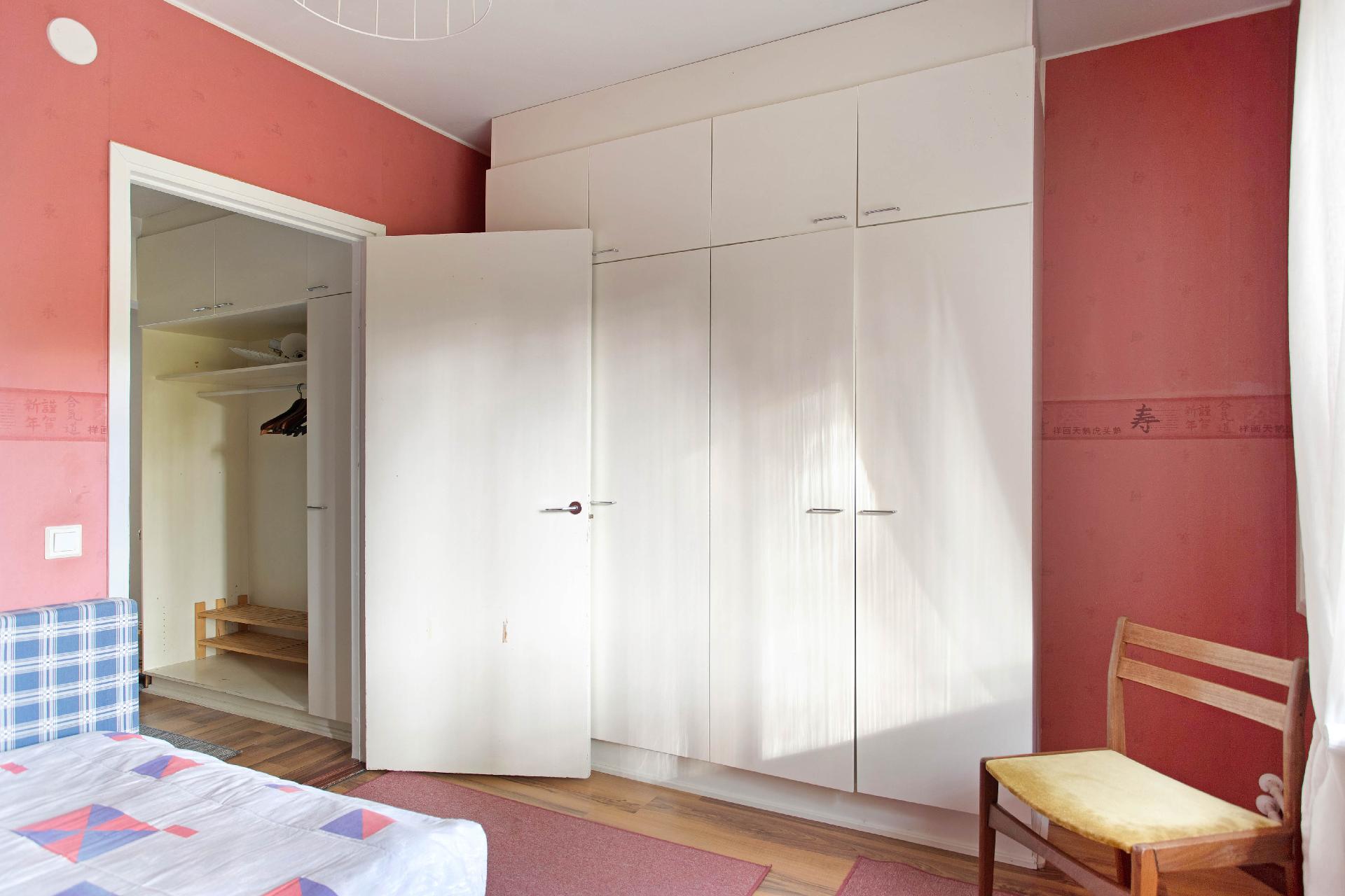 Rajavartiostonkatu 8, Keskusta, Lohja