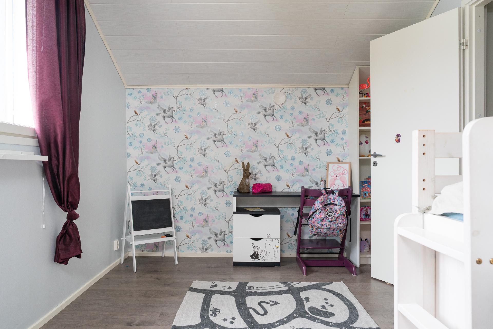 Yläkerran makuuhuone