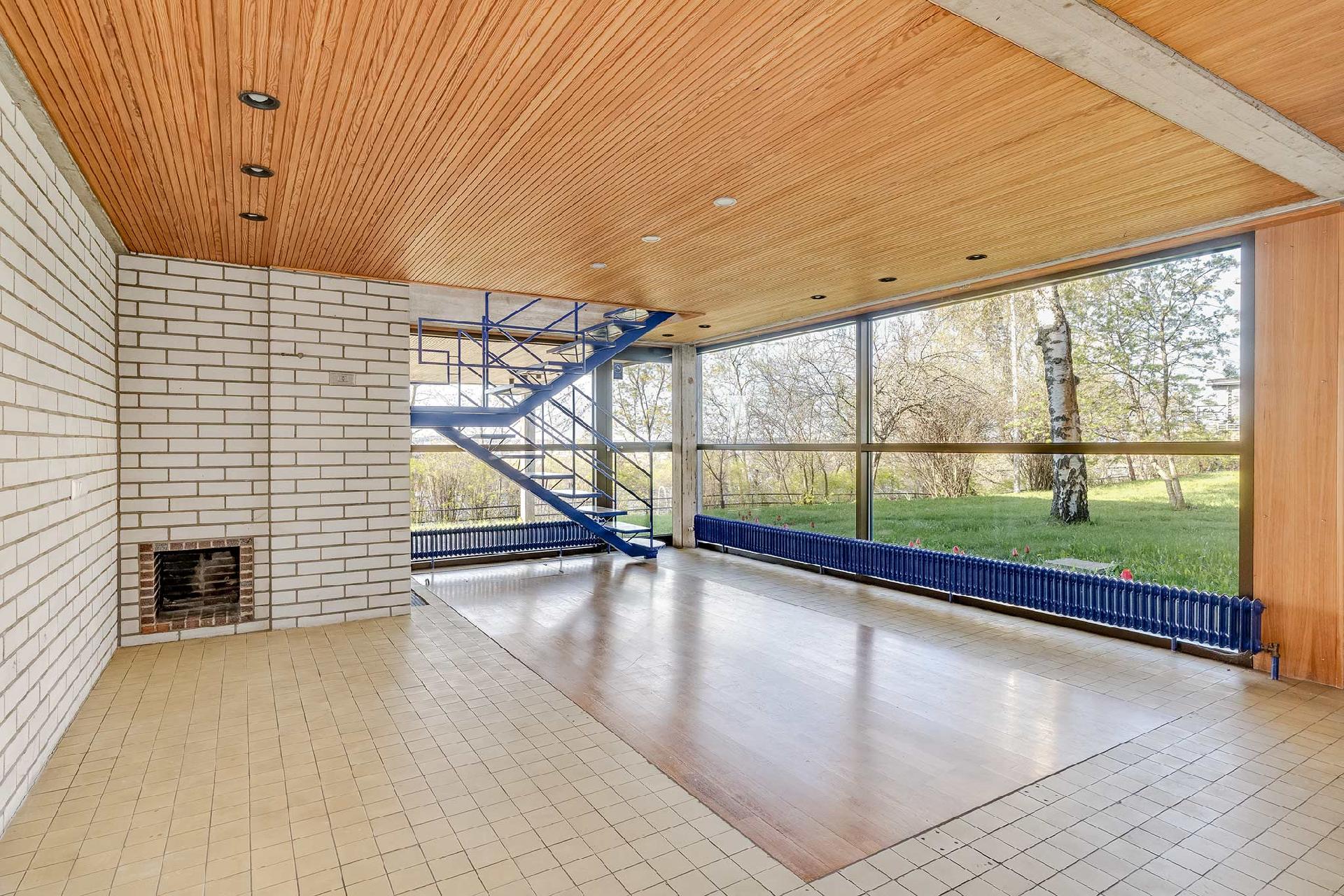 Tila tulee yhdeksi pihan ja luonnon kanssa