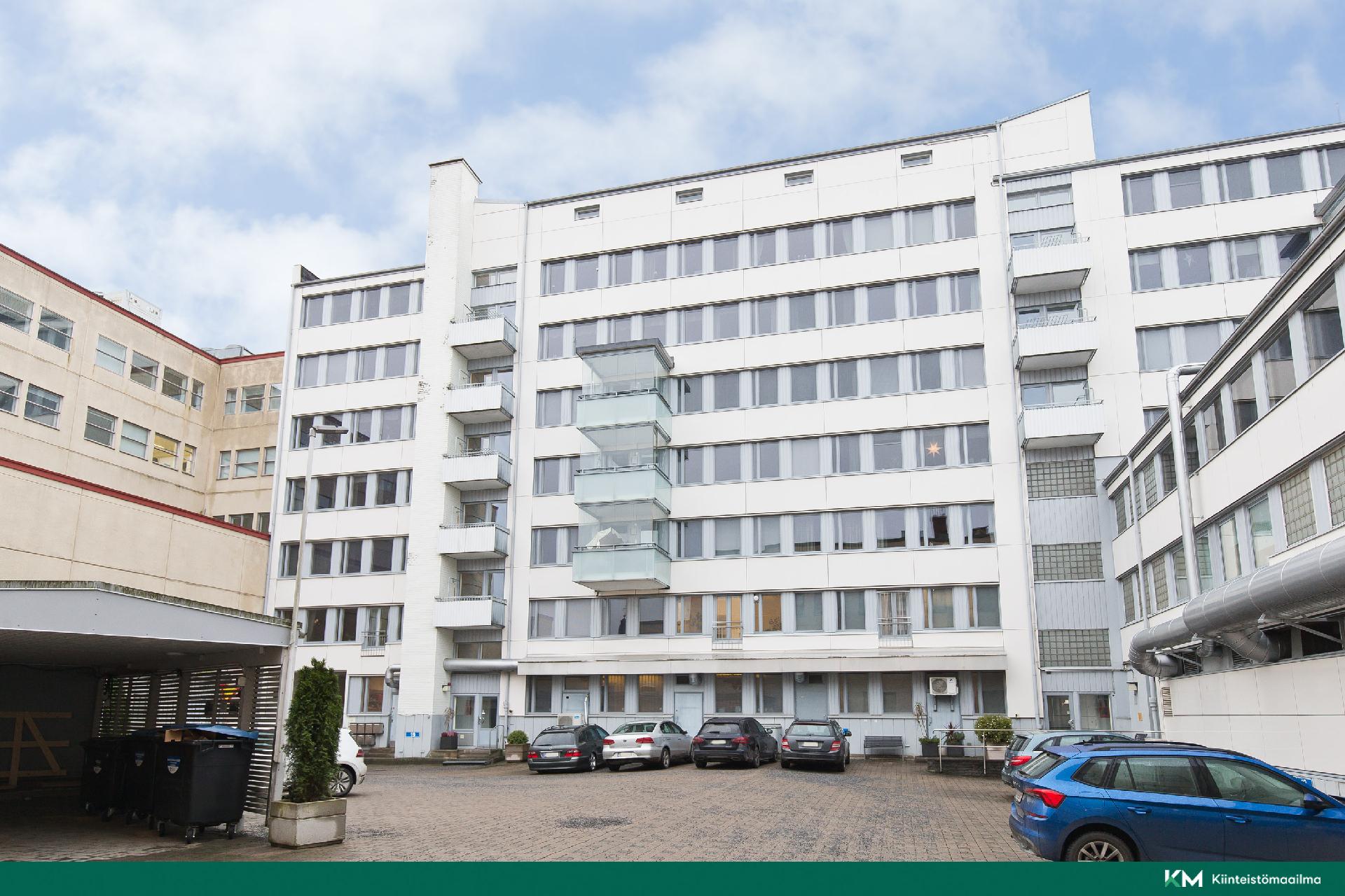 Sisäpihalla myös 3h vieraspaikkoja