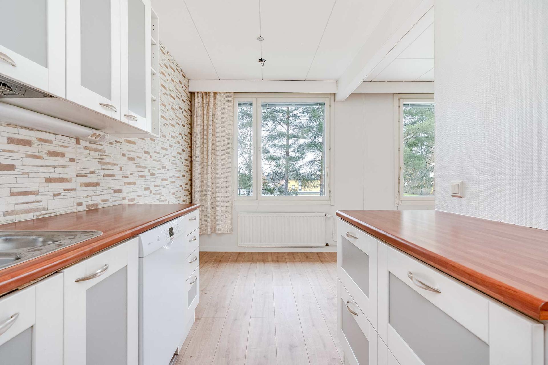 Kartanonkuja 4, Kyösti, Pirkkala