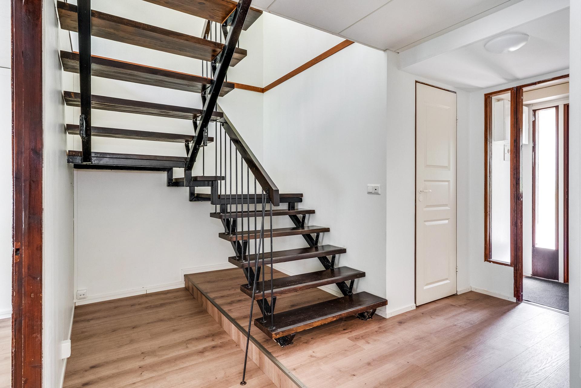 Kartanonkuja 4, Kyösti, Pirkkala