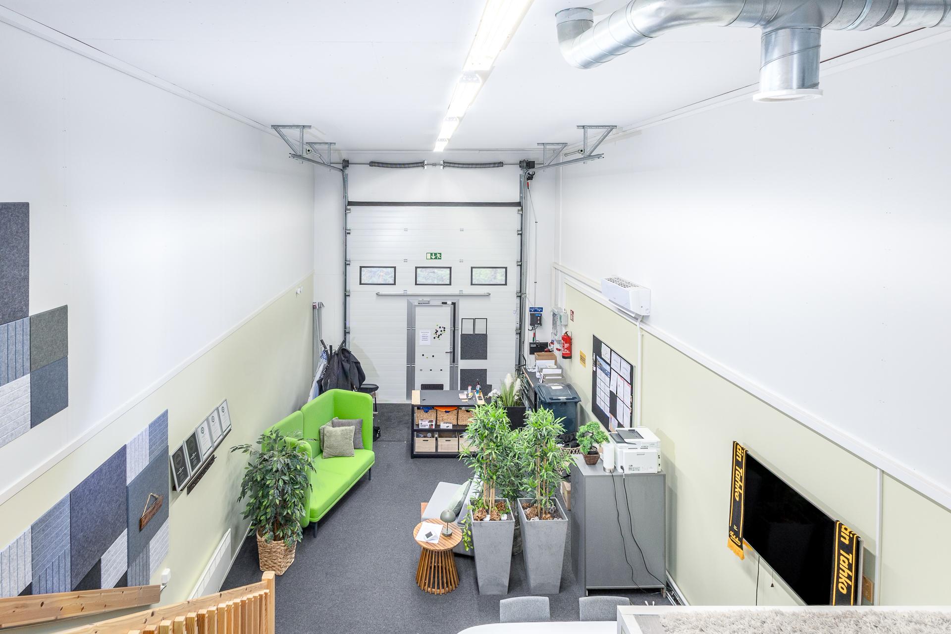 Tila kuvattuna parvelta