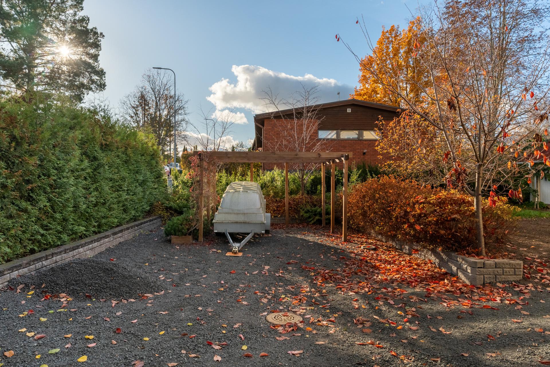 Suutarintie 14, Puistola, Helsinki