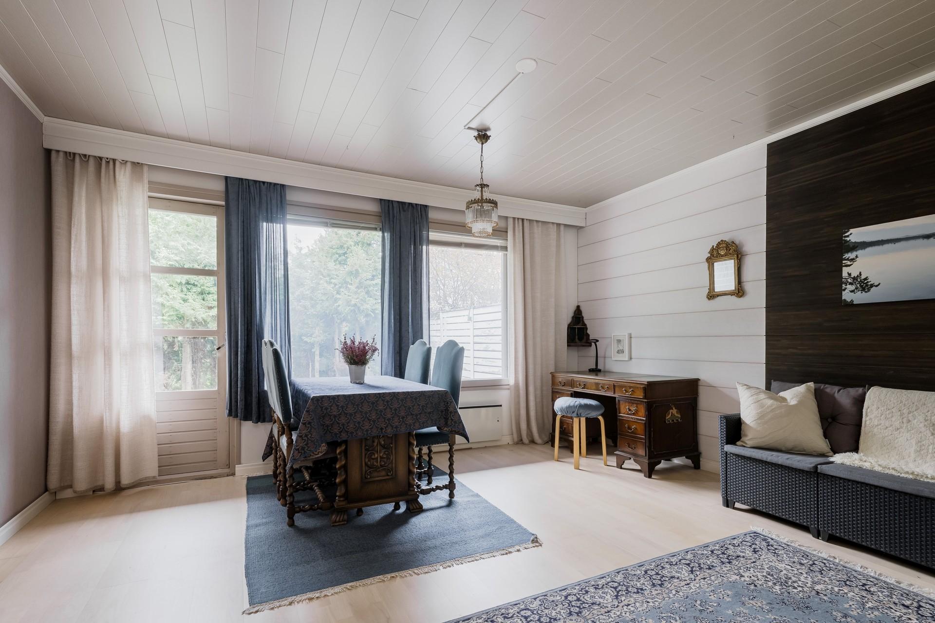 Pitkämäentie 46, Paloheinä, Helsinki