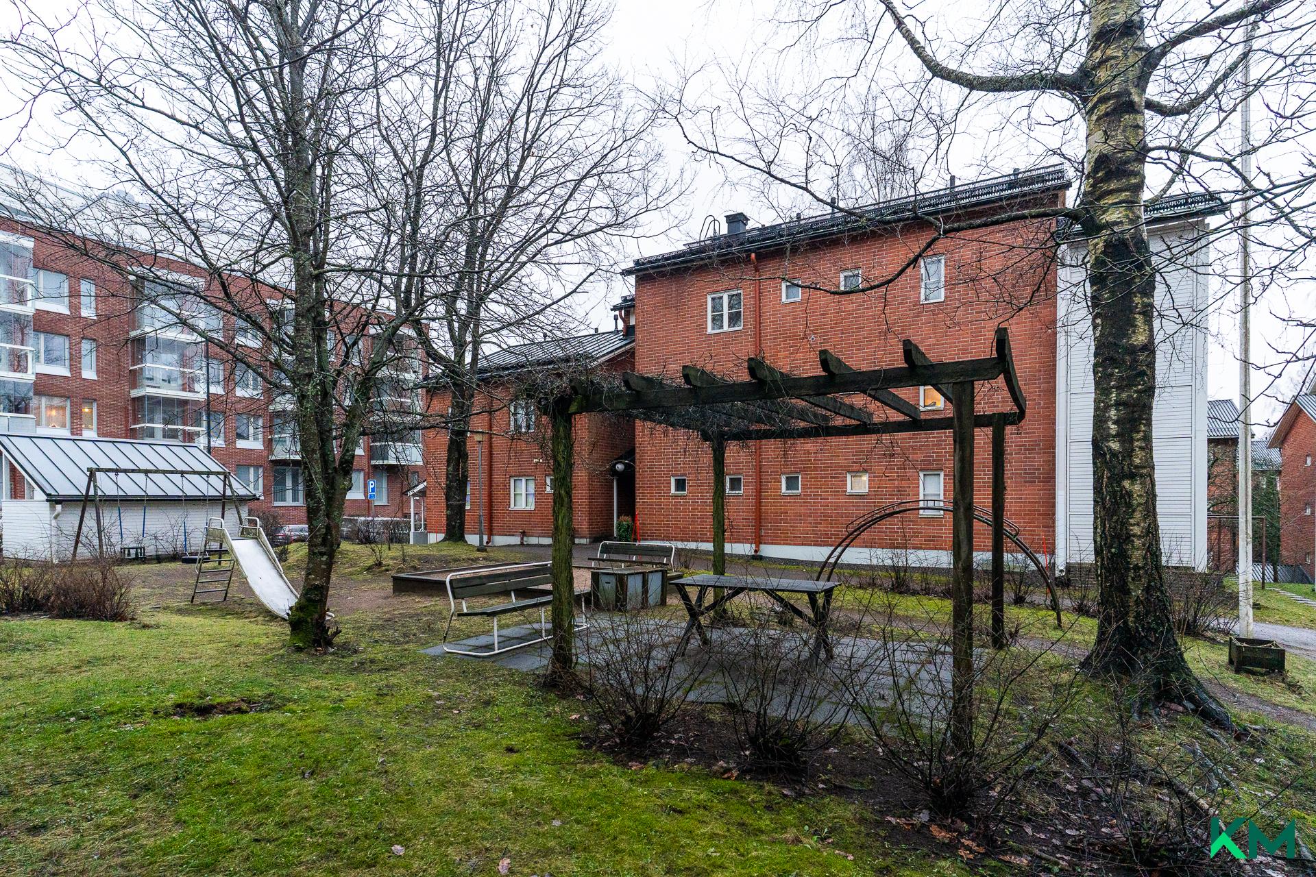 Laurinmäenkuja 4, Lassila, Helsinki