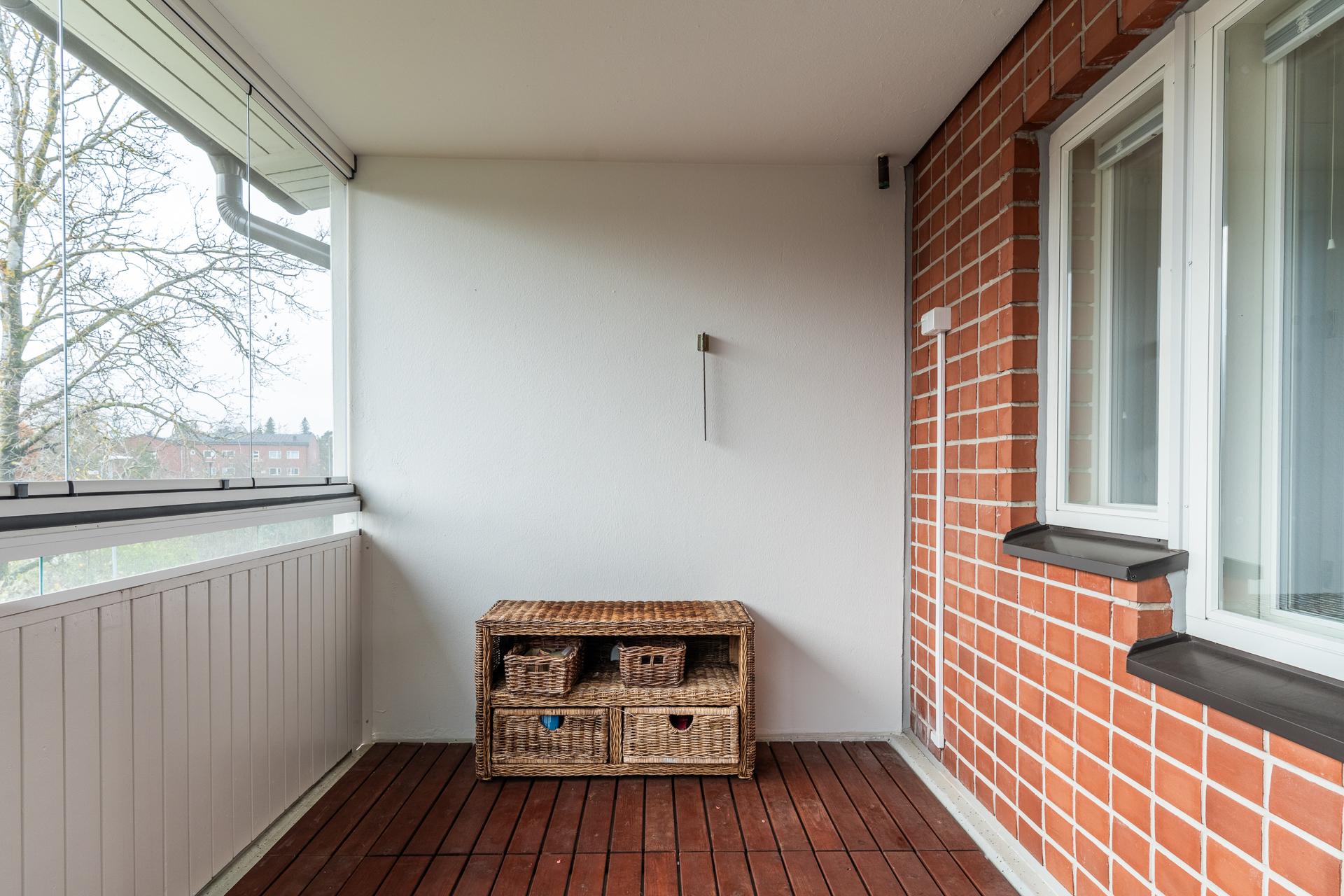 Hietaniitynpolku 2, Ylä-Malmi, Helsinki