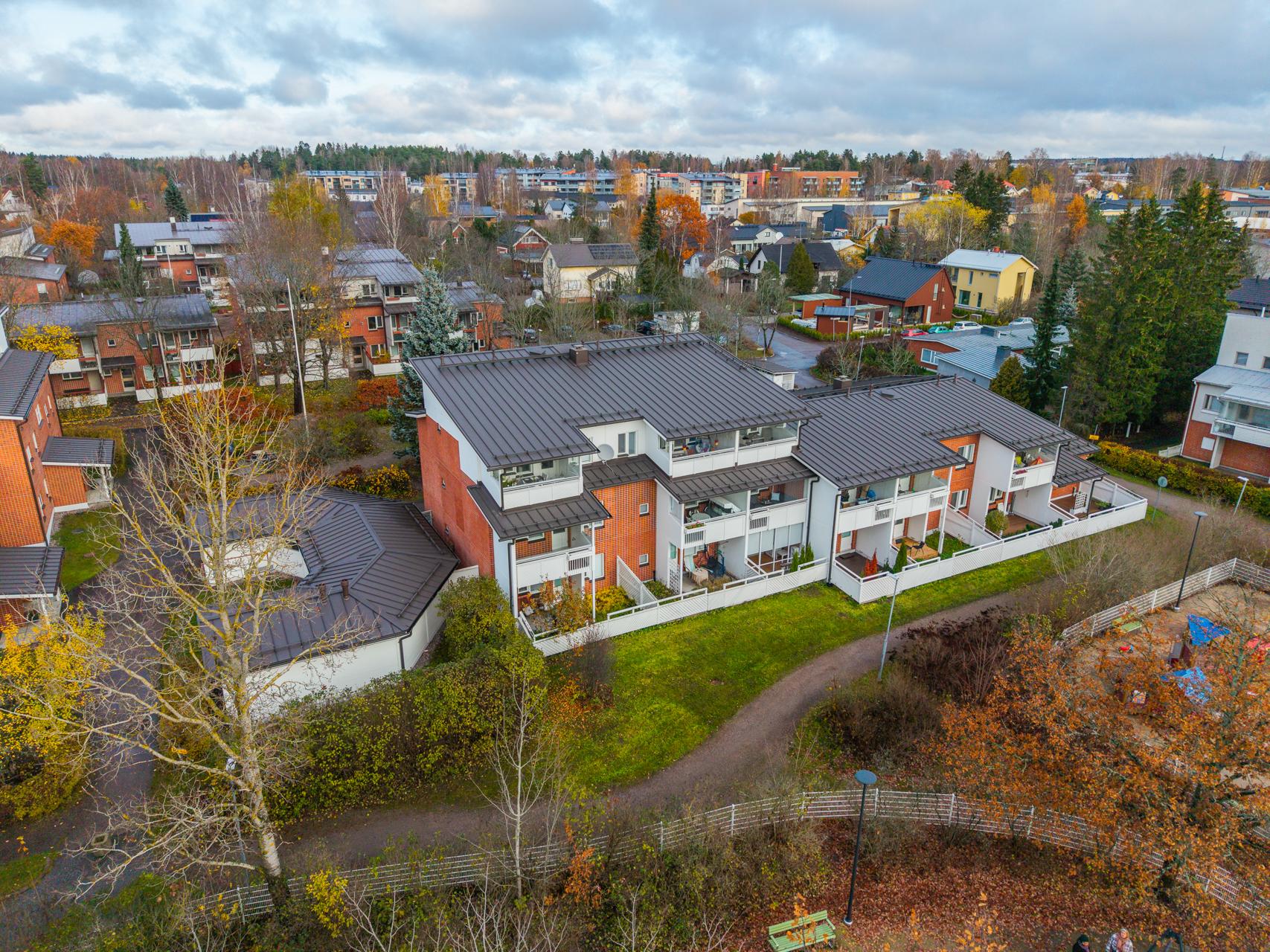 Hietaniitynpolku 2, Ylä-Malmi, Helsinki