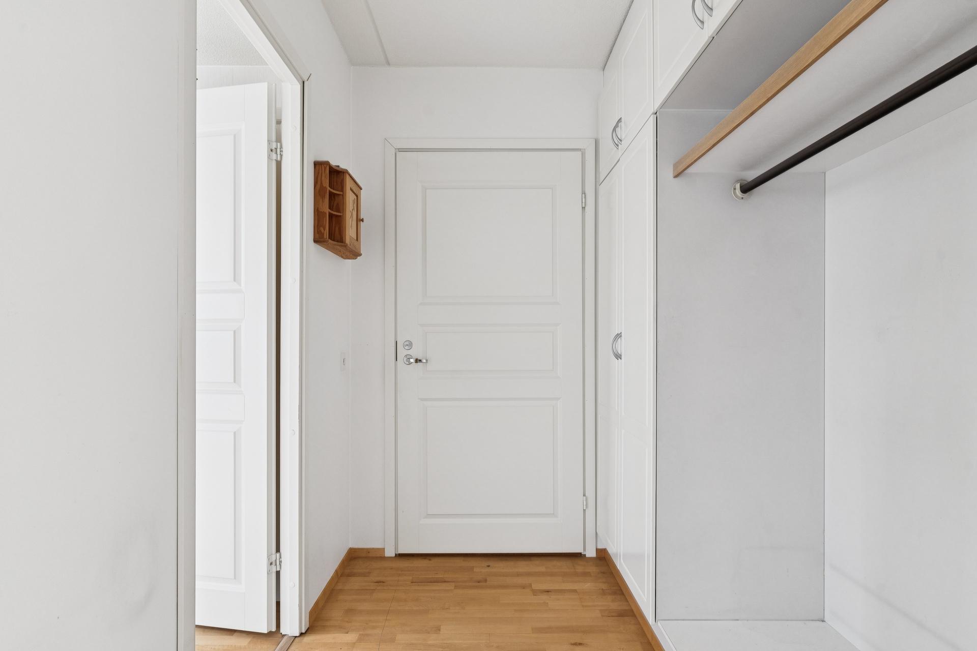 Hietaniitynpolku 2, Ylä-Malmi, Helsinki