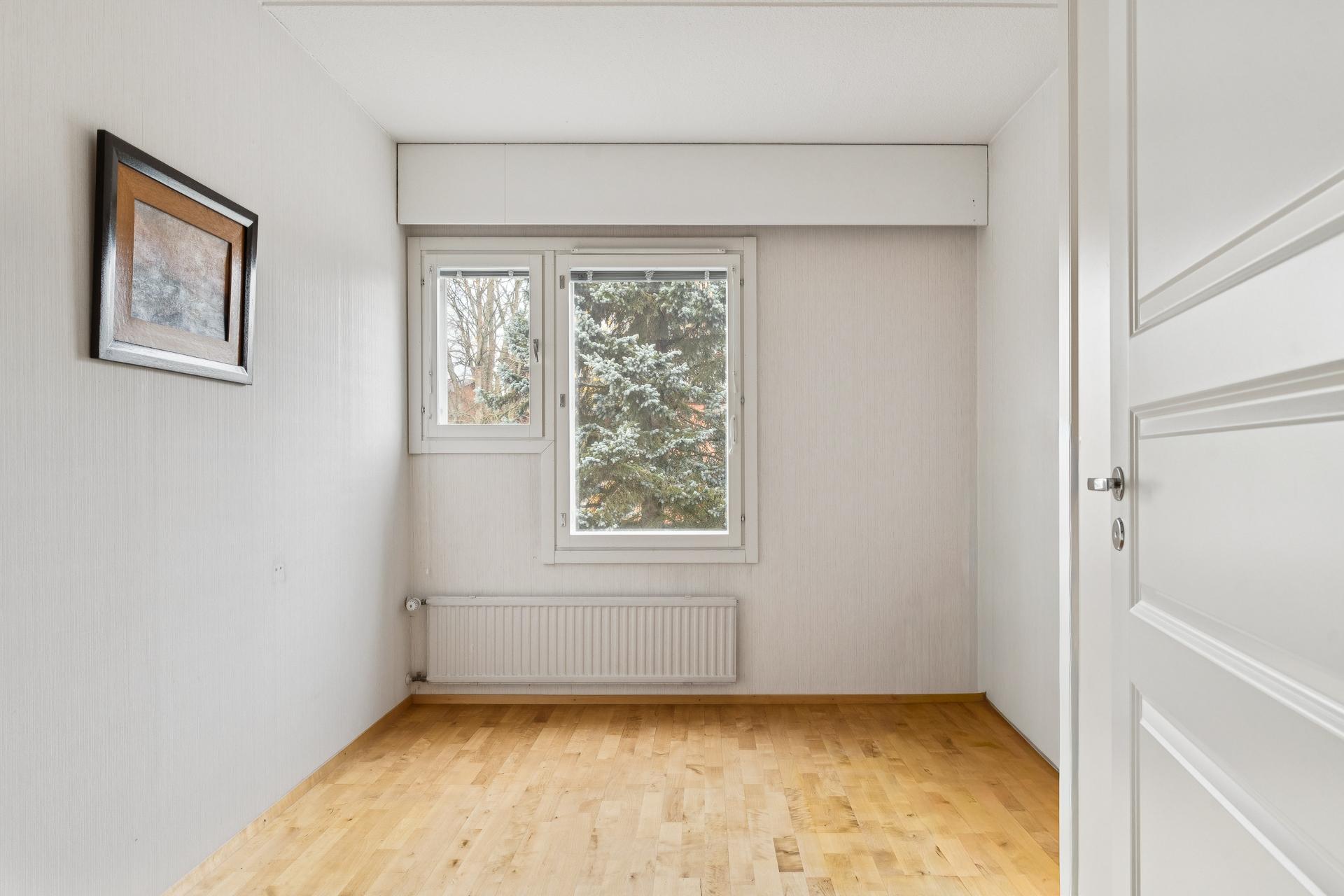 Hietaniitynpolku 2, Ylä-Malmi, Helsinki