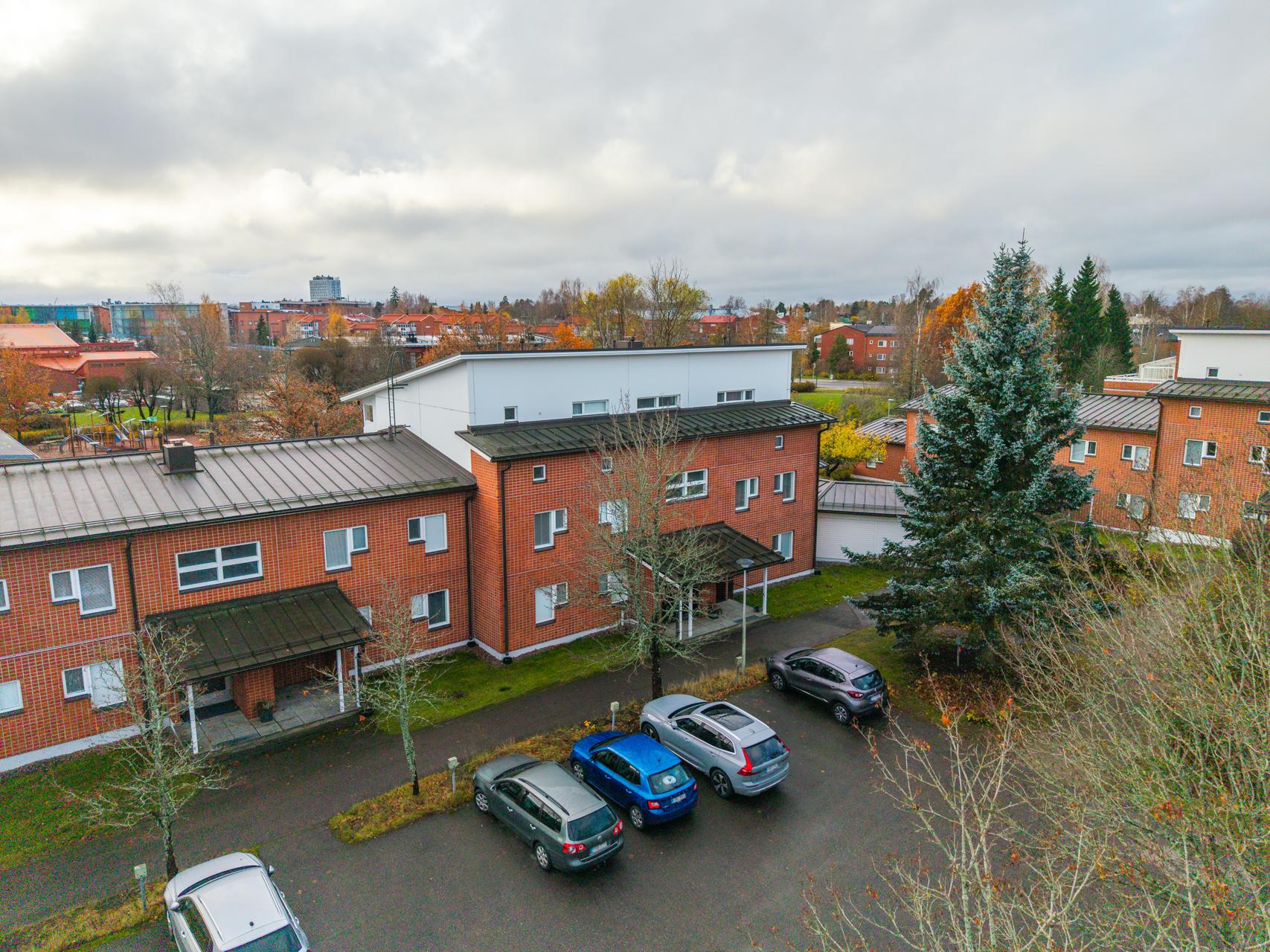 Hietaniitynpolku 2, Ylä-Malmi, Helsinki