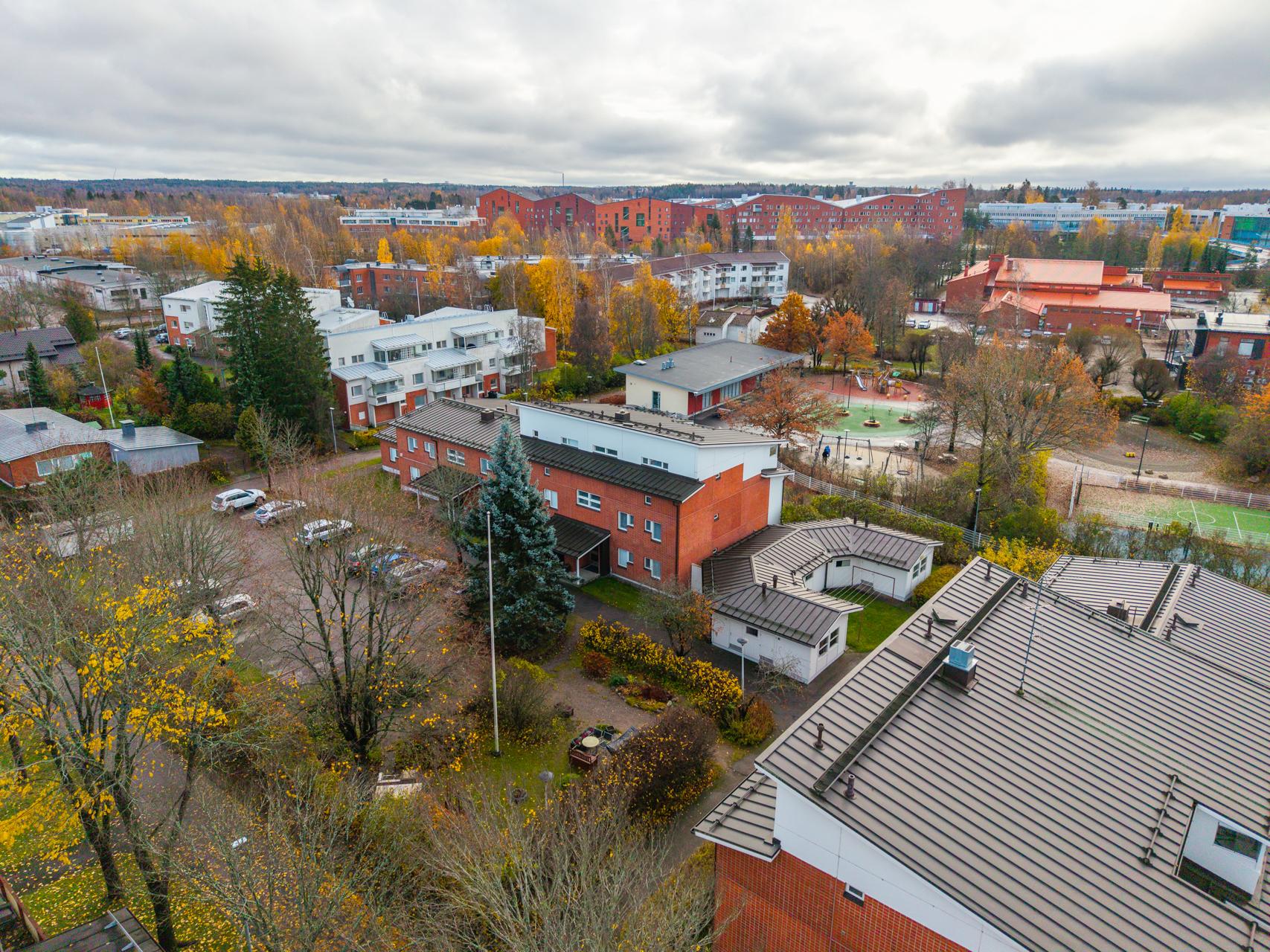 Hietaniitynpolku 2, Ylä-Malmi, Helsinki