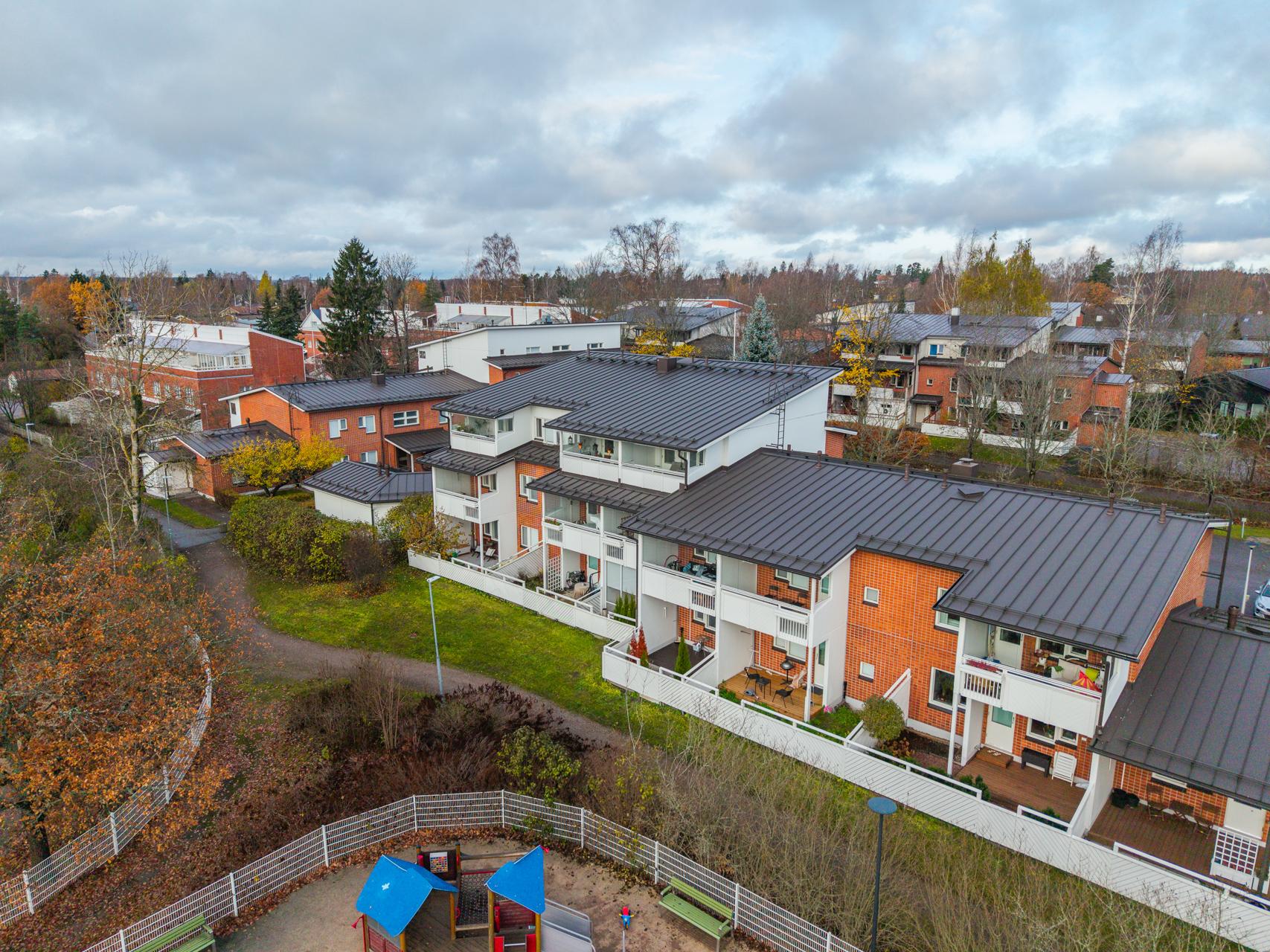 Hietaniitynpolku 2, Ylä-Malmi, Helsinki