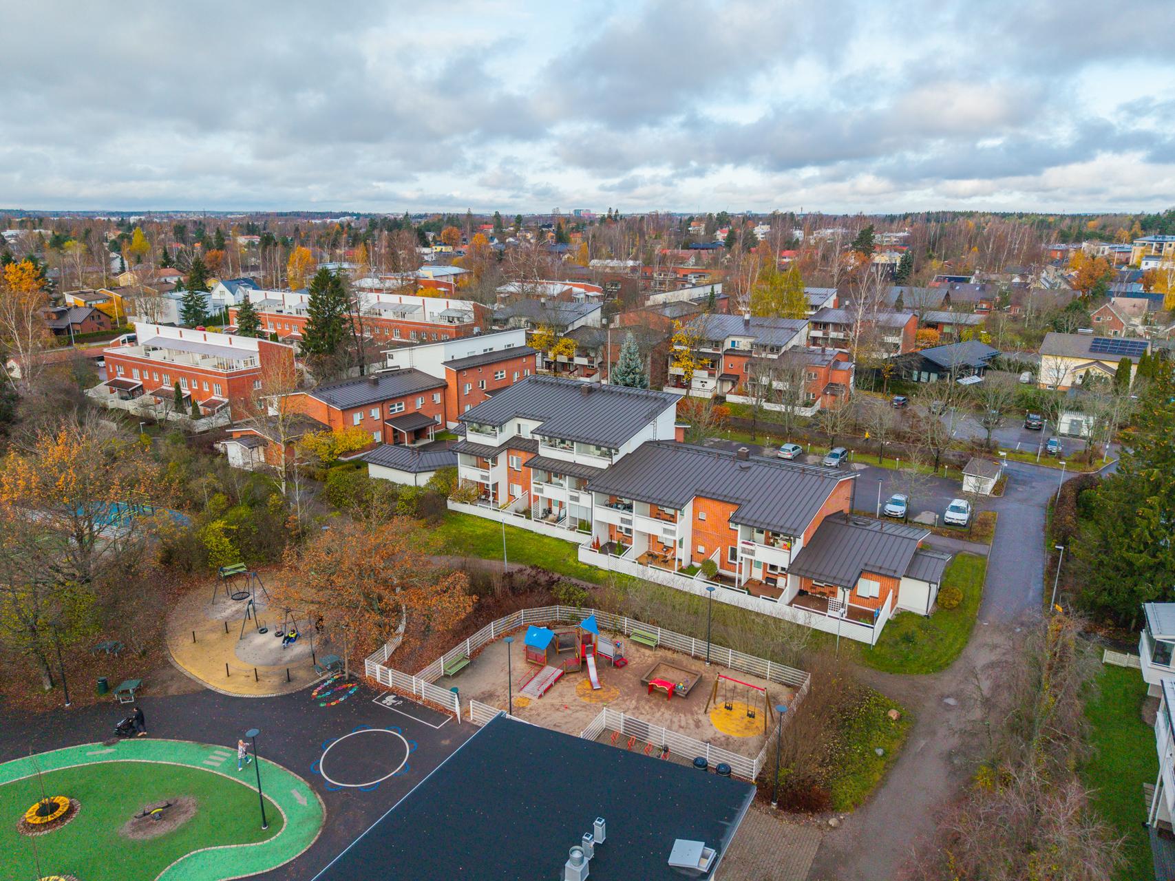 Hietaniitynpolku 2, Ylä-Malmi, Helsinki