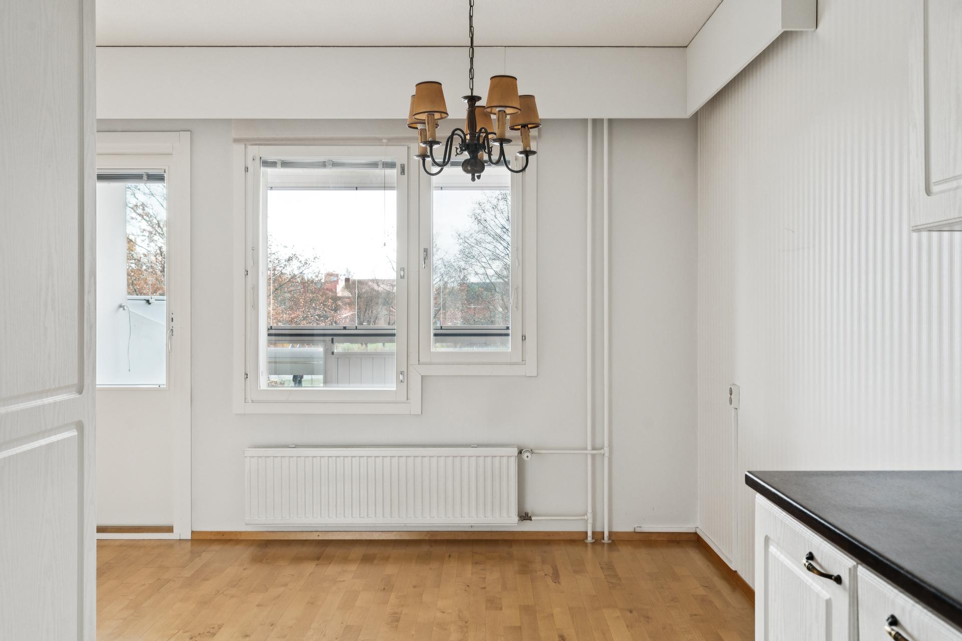 Hietaniitynpolku 2, Ylä-Malmi, Helsinki