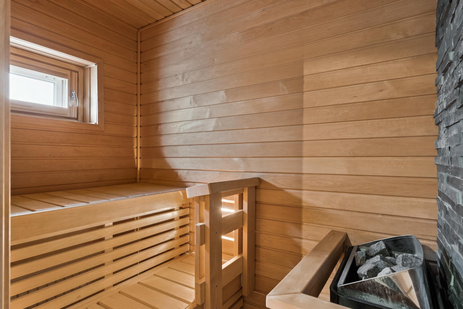 Hietaniitynpolku 2, Ylä-Malmi, Helsinki