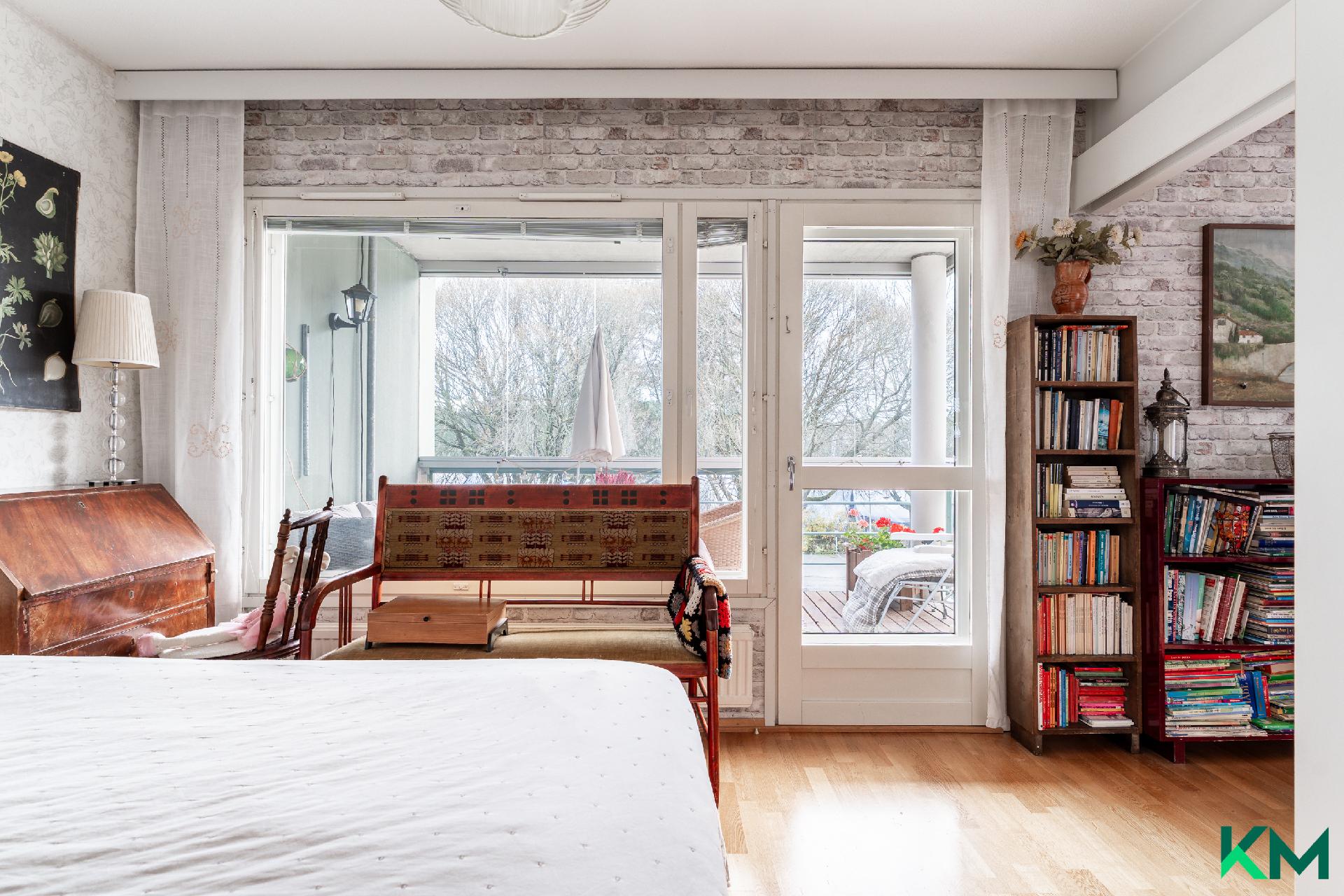 Hiekkalaiturinraitti 12, Vuosaari, Helsinki