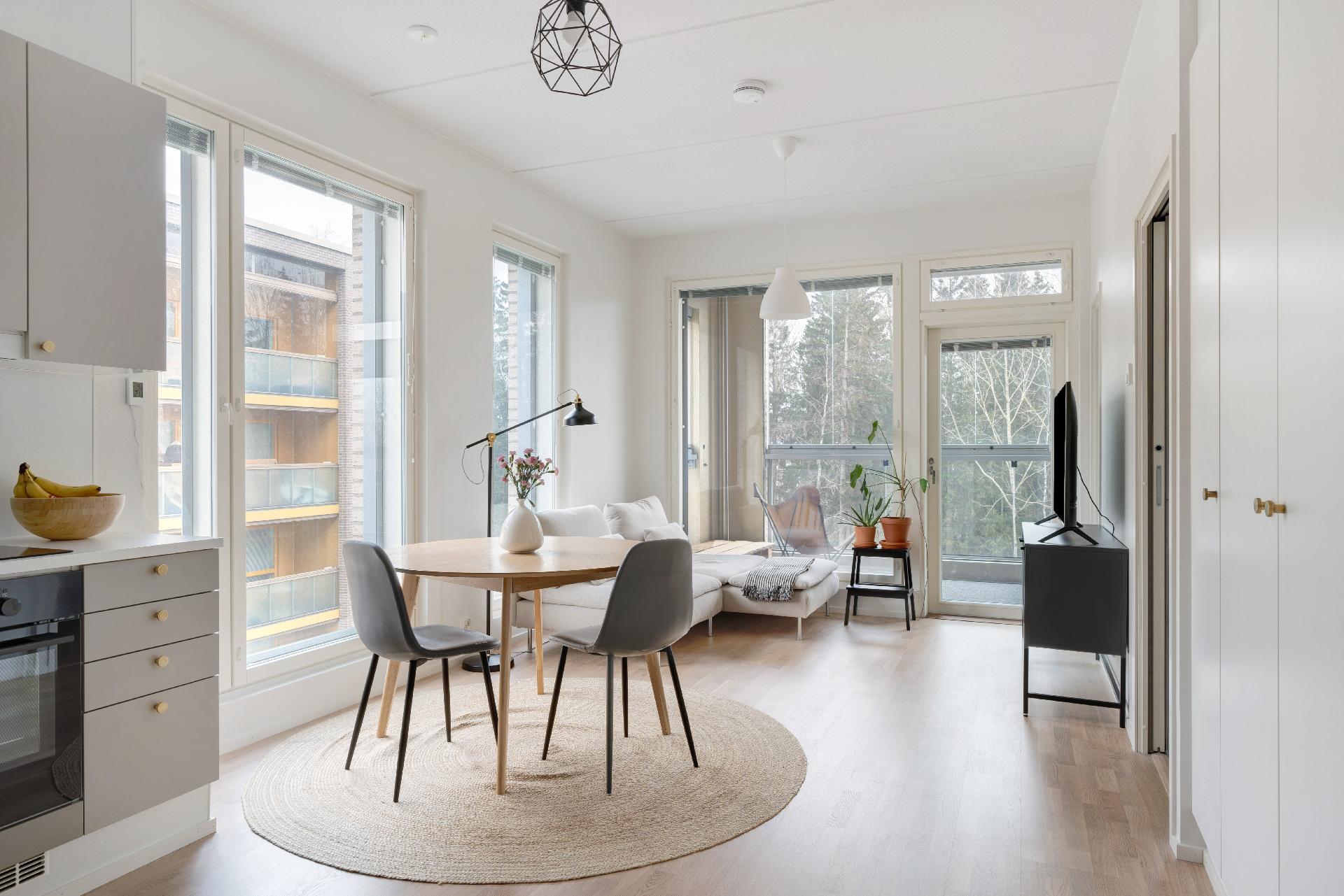 Ruokailutila/olohuone