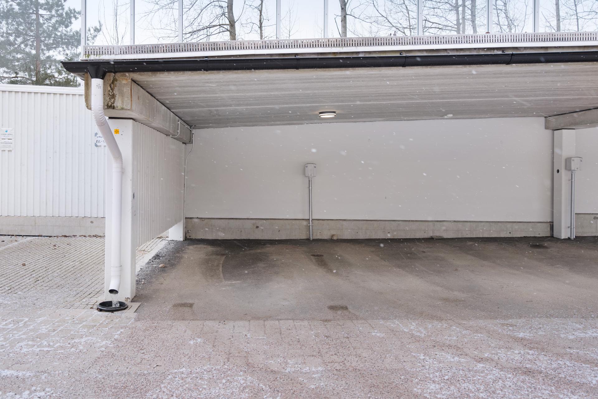 Oma autokatospaikka-osake