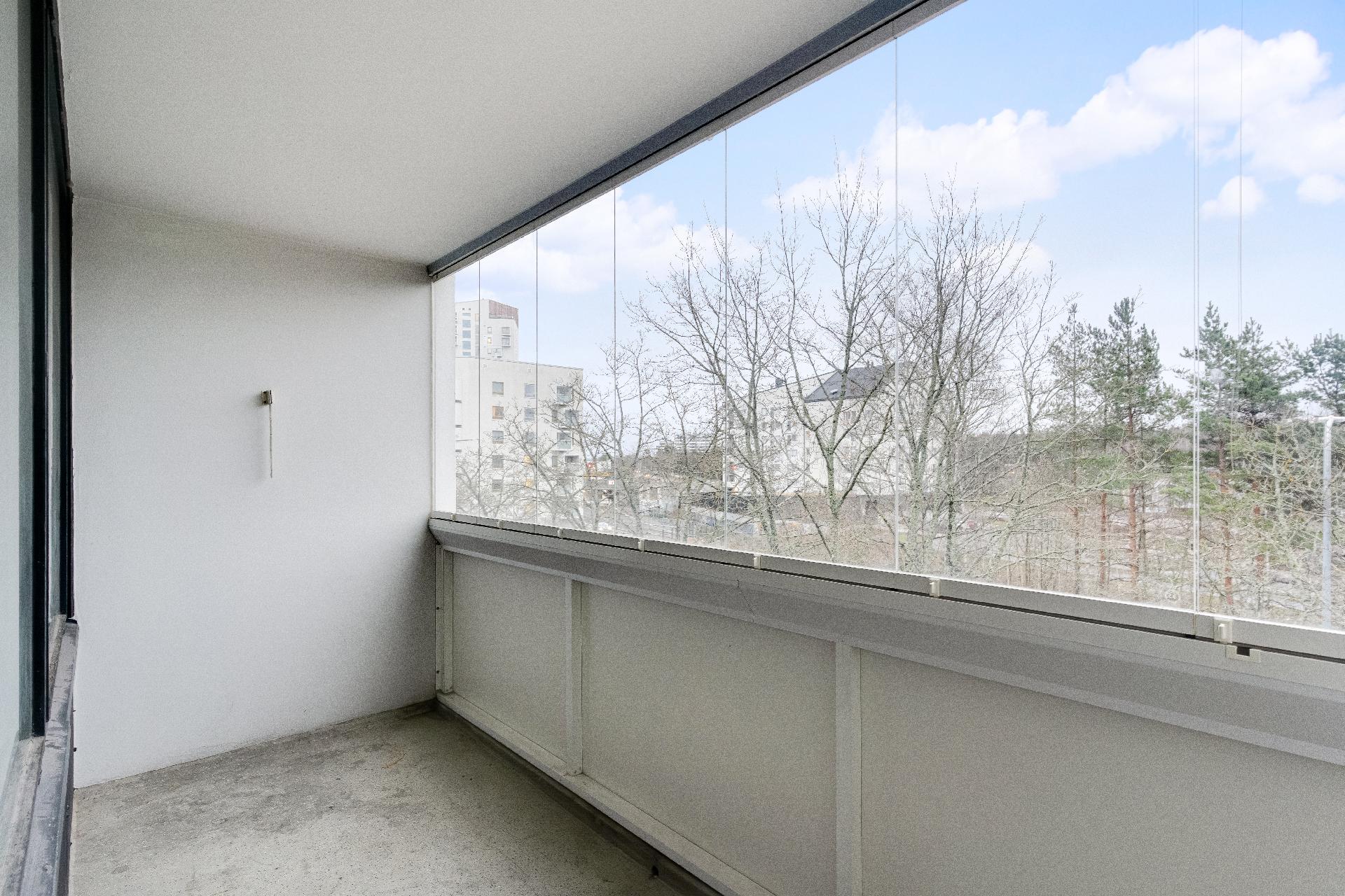 Keinulaudantie 1, Kontula, Helsinki