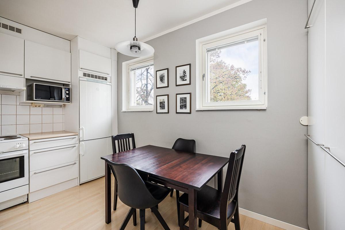 Angervotie 12, Etelä-Haaga, Helsinki