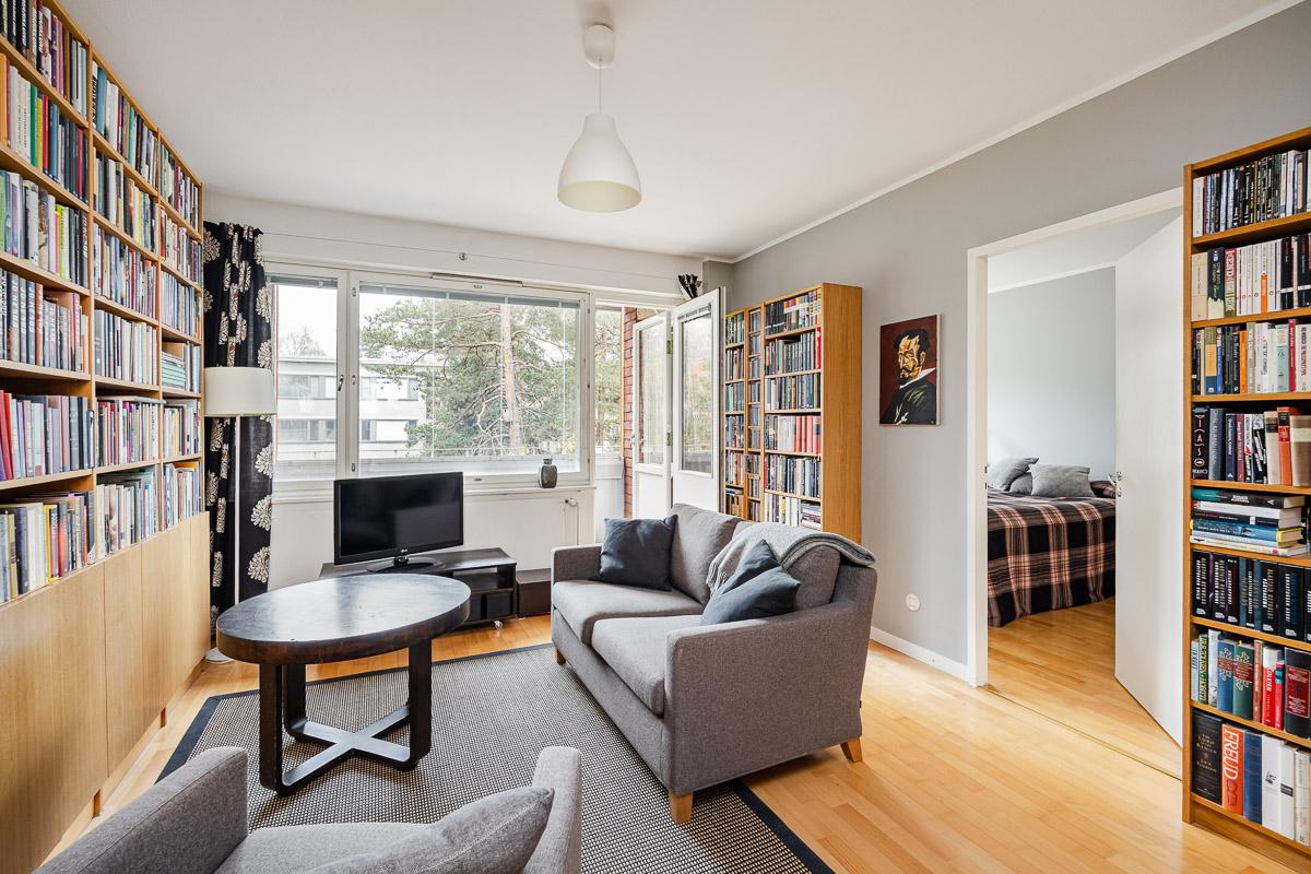 Angervotie 12, Etelä-Haaga, Helsinki