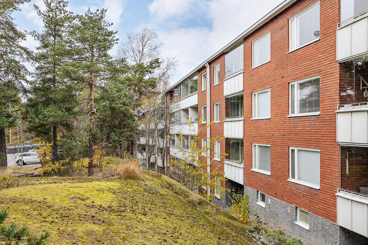 Angervotie 12, Etelä-Haaga, Helsinki