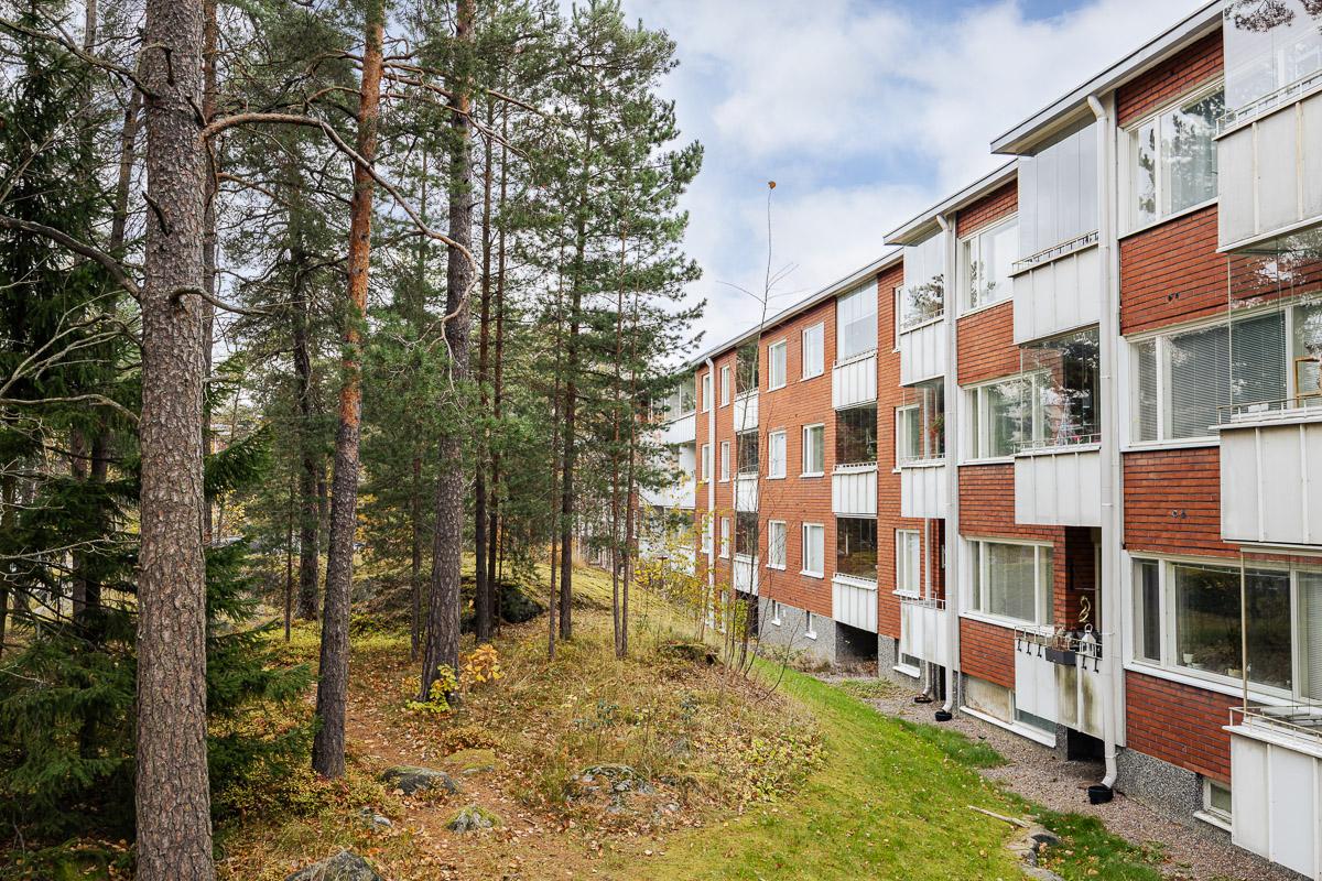 Angervotie 12, Etelä-Haaga, Helsinki