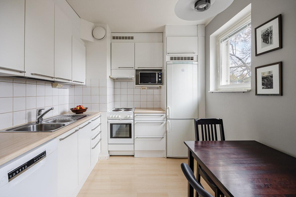 Angervotie 12, Etelä-Haaga, Helsinki