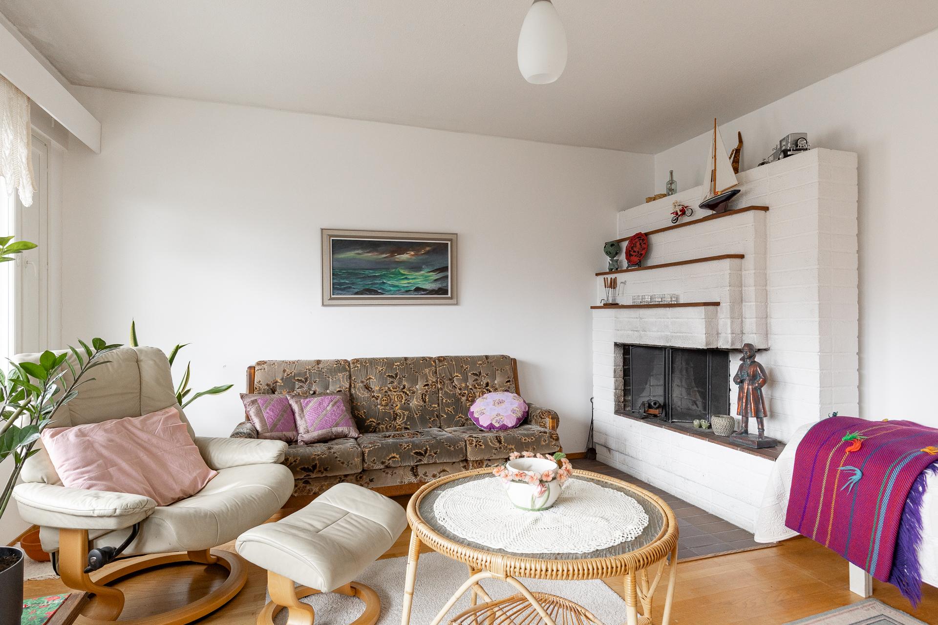 Alakerran takkahuone