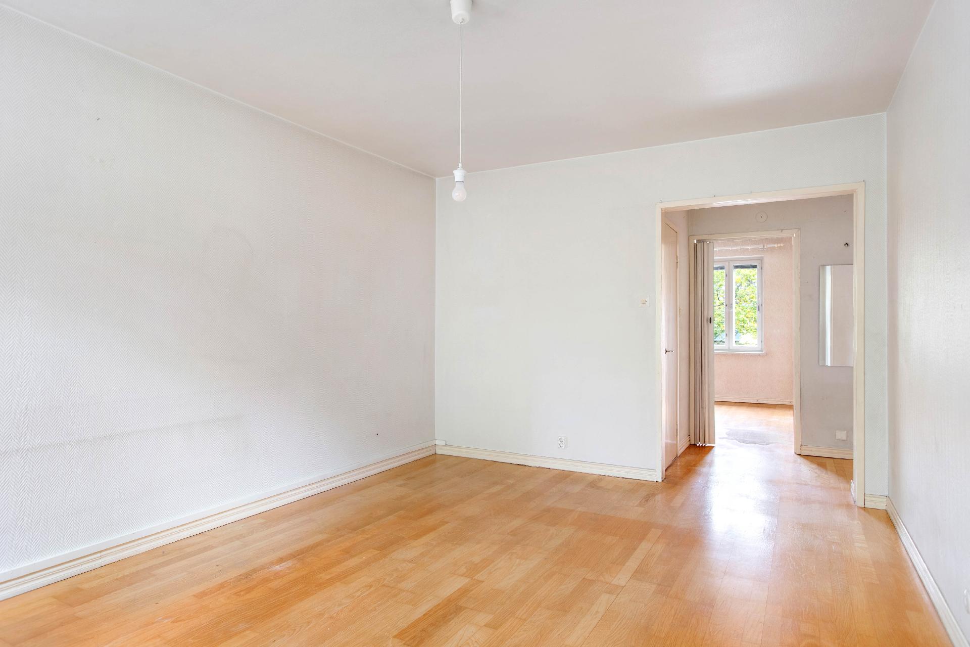 Näyttelijäntie 18, Pohjois-Haaga, Helsinki