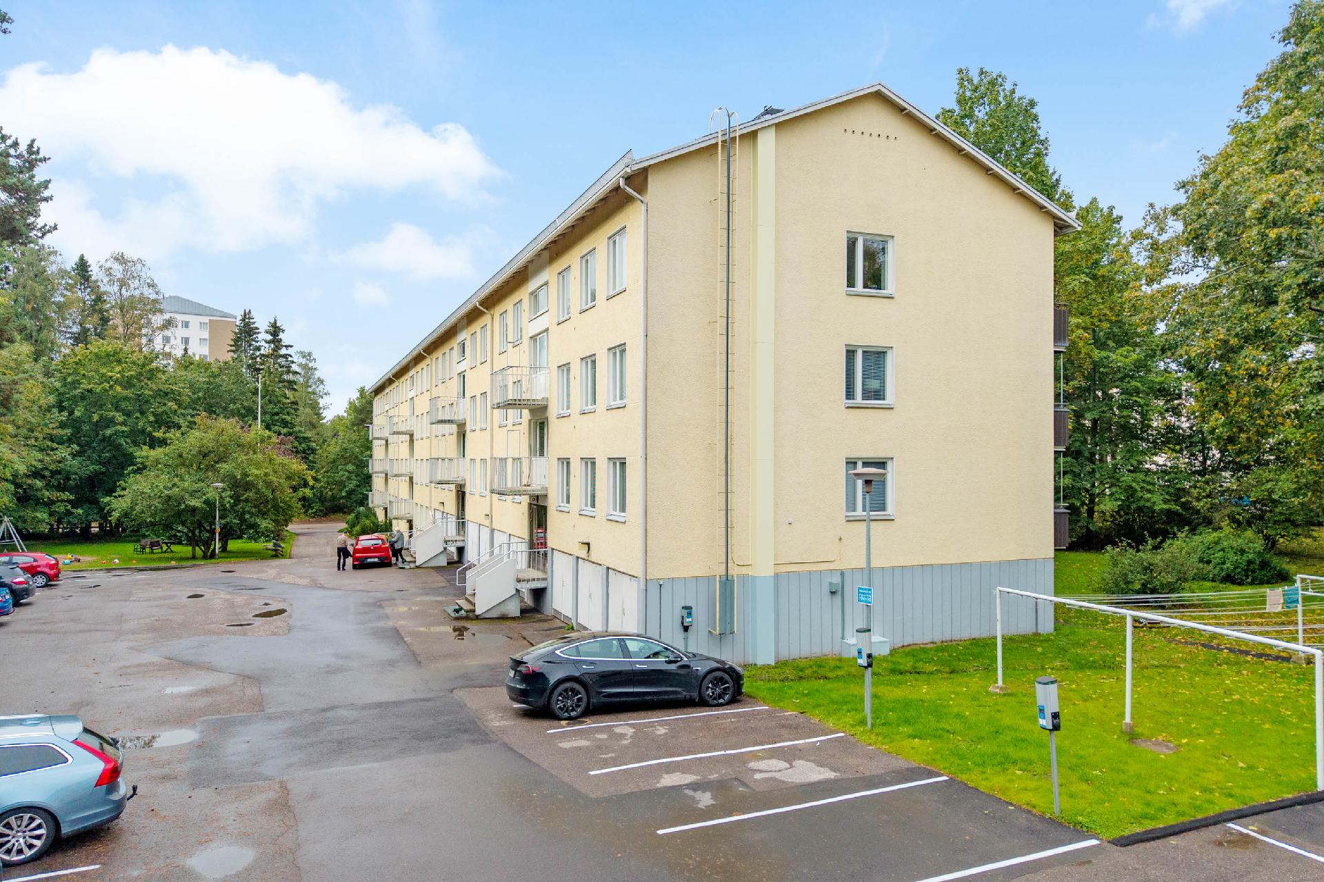 Näyttelijäntie 18, Pohjois-Haaga, Helsinki