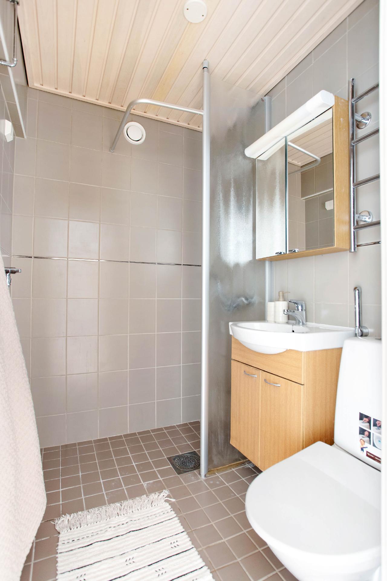 Näyttelijäntie 18, Pohjois-Haaga, Helsinki